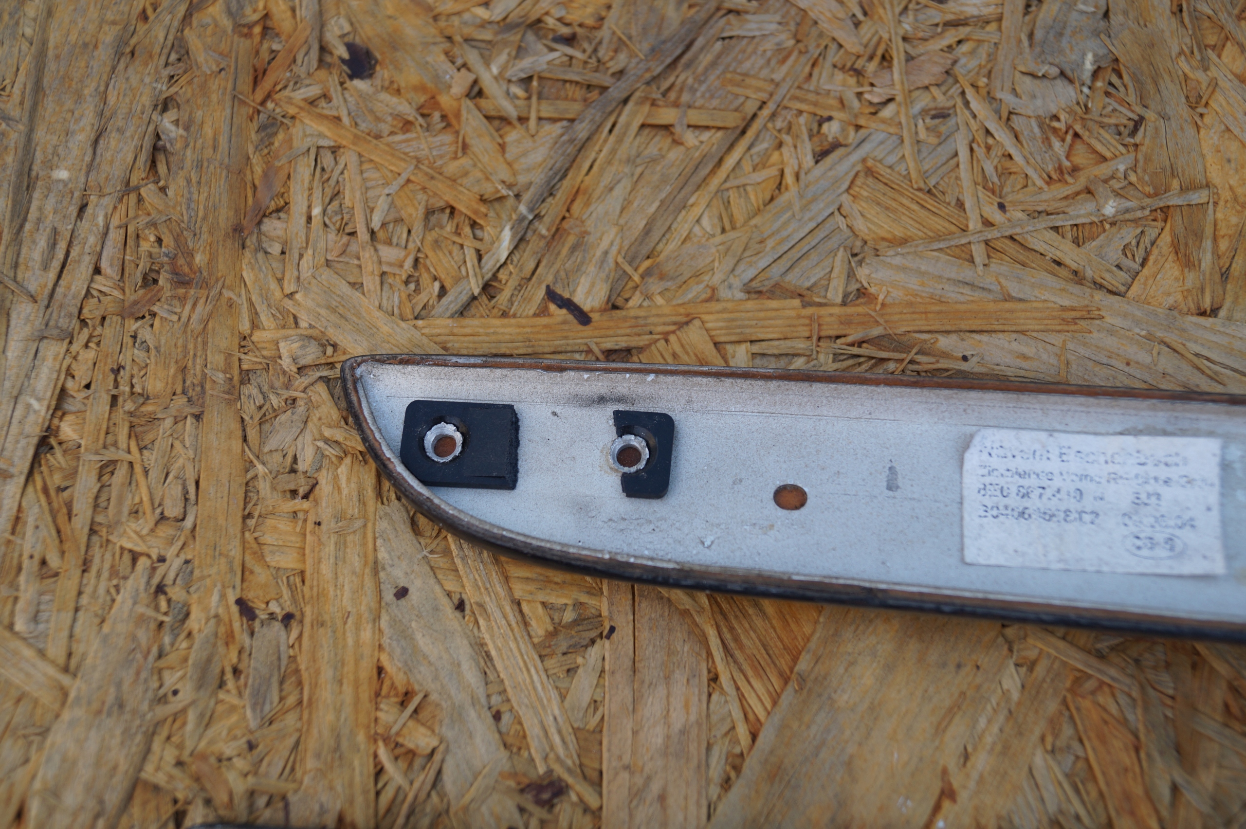 молдинг Audi A4 B7 Grau