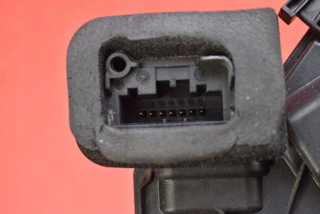 lock door left front front EU 5E1837015 SKODA RAPID 12-17