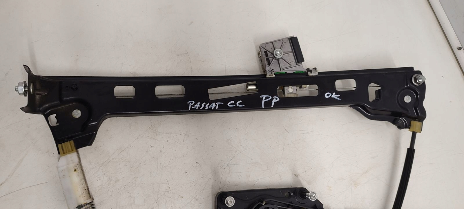 window regulator right front mechanism VW Passat CC 2,0 TDI