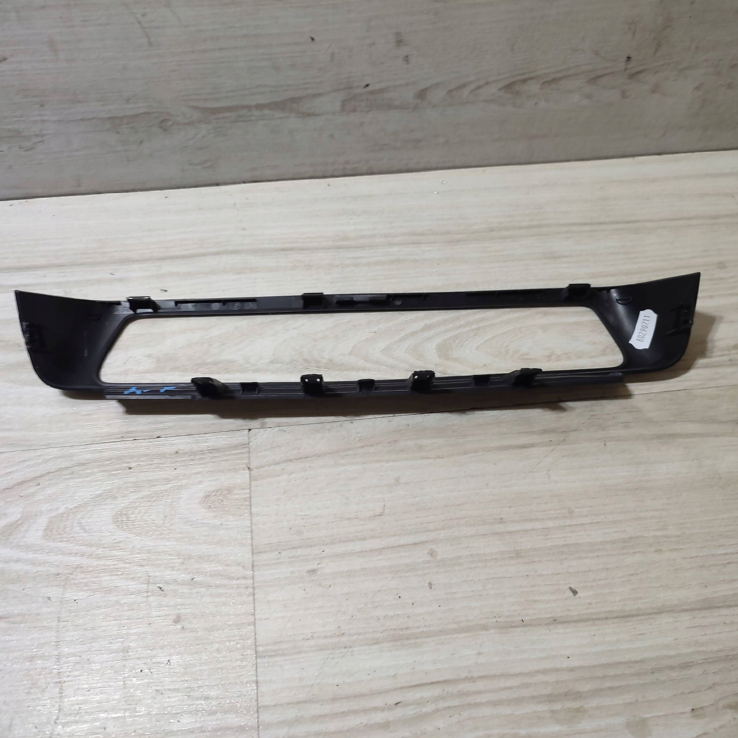 frame of the dashboard panelu Peugeot Rifter 9816553577