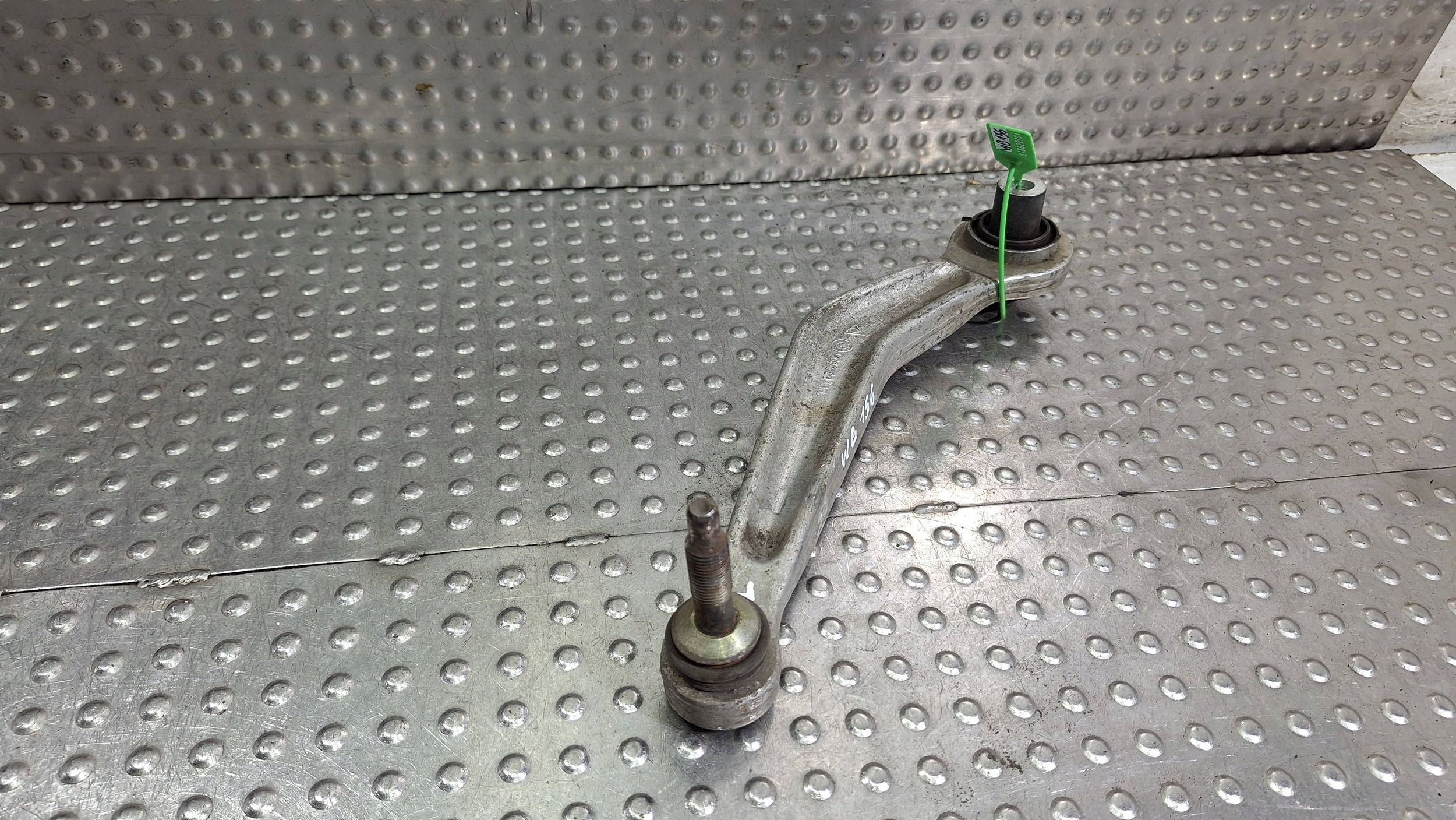 vilica lijevi stražnji dio 6772241 BMW E60 E61 E63 E64
