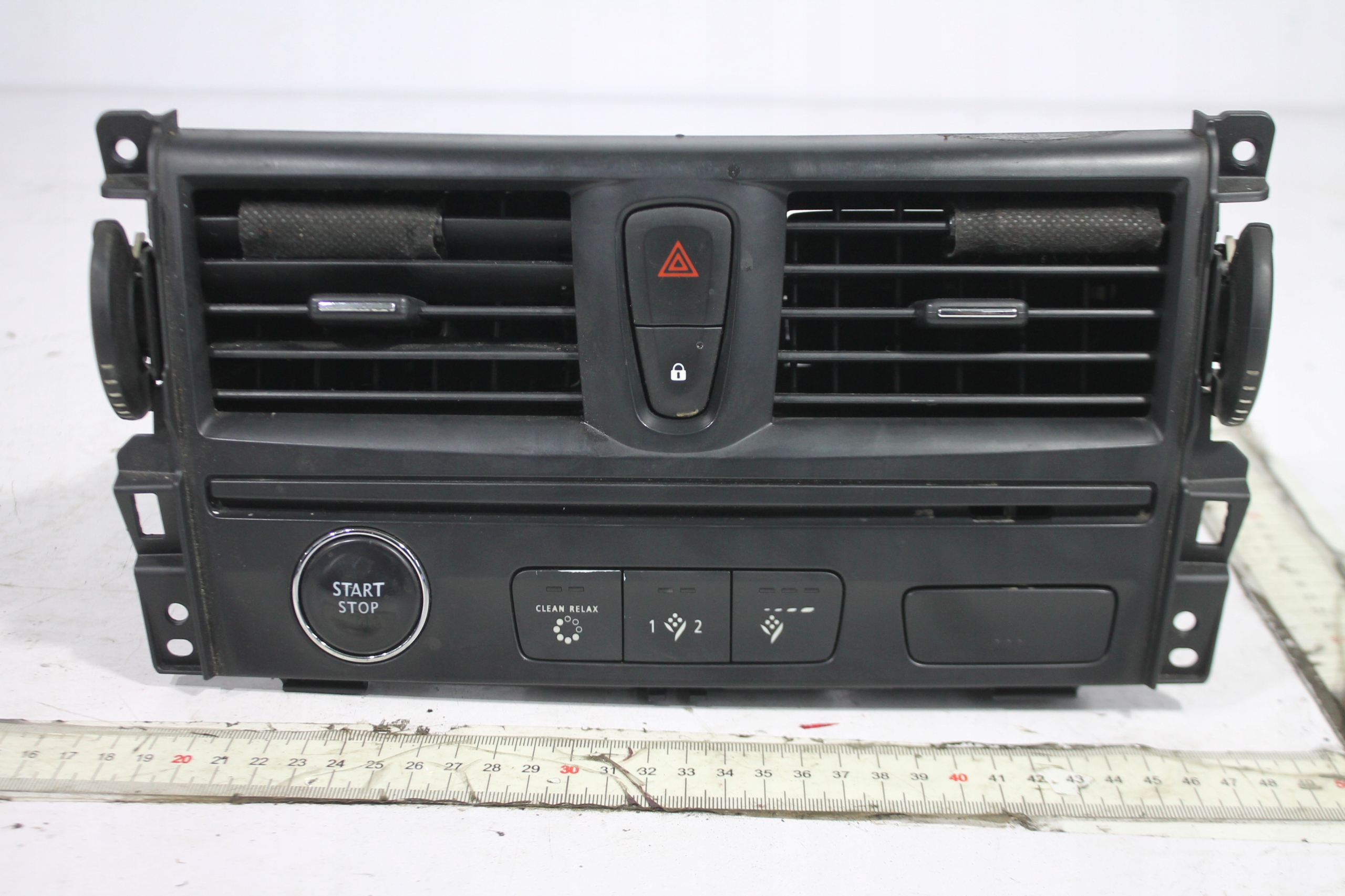 PANEL NAWIEW ŚRODEK 274860004R RENAULT LATITUDE