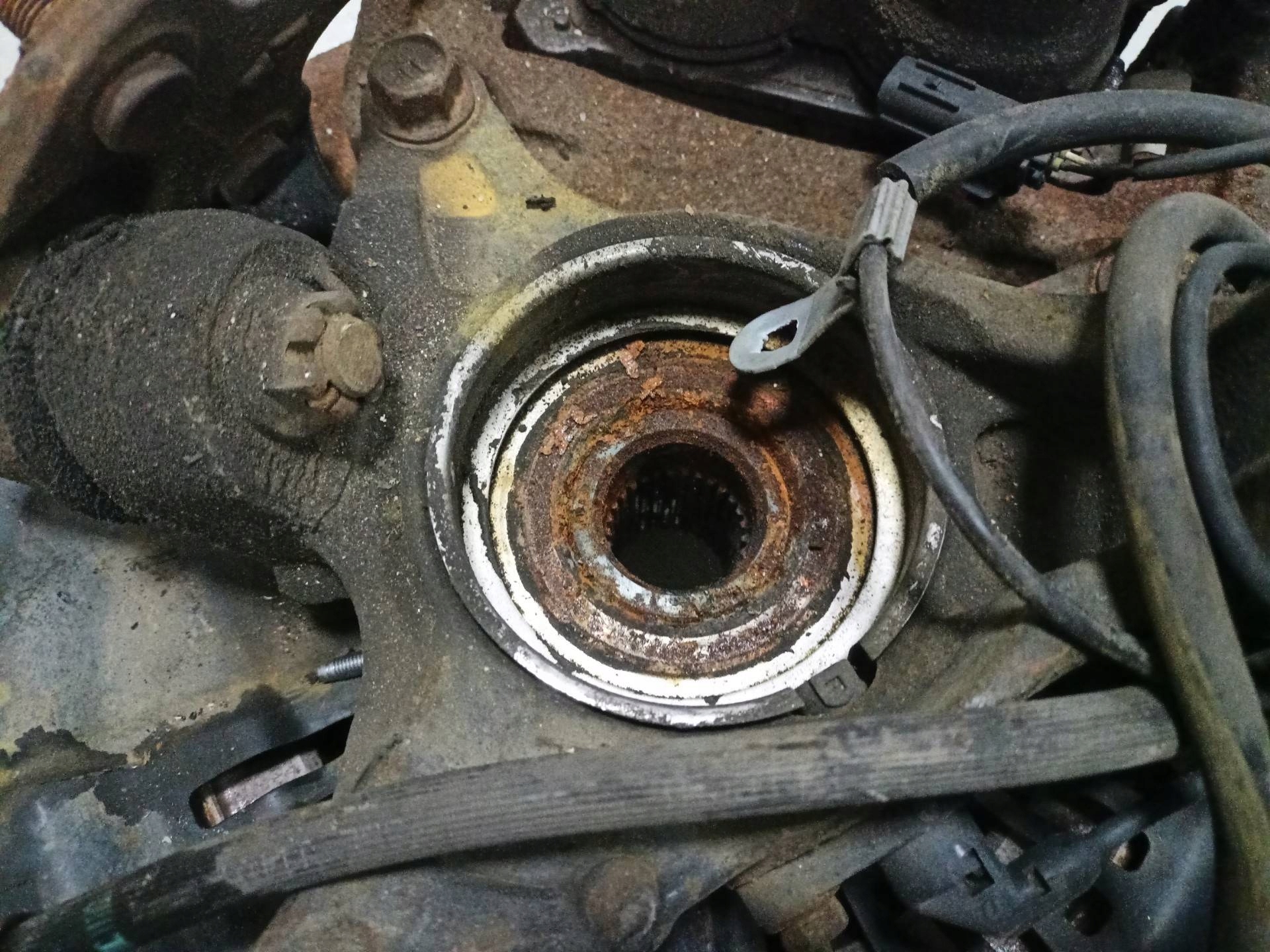 otoč čepu předek pravá strana Toyota Sienna 3 2011