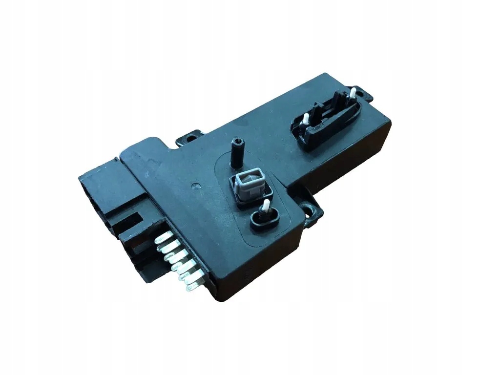 8W0959747B - AUDI A4 B9 модуль переключателя сиденья 2468855025