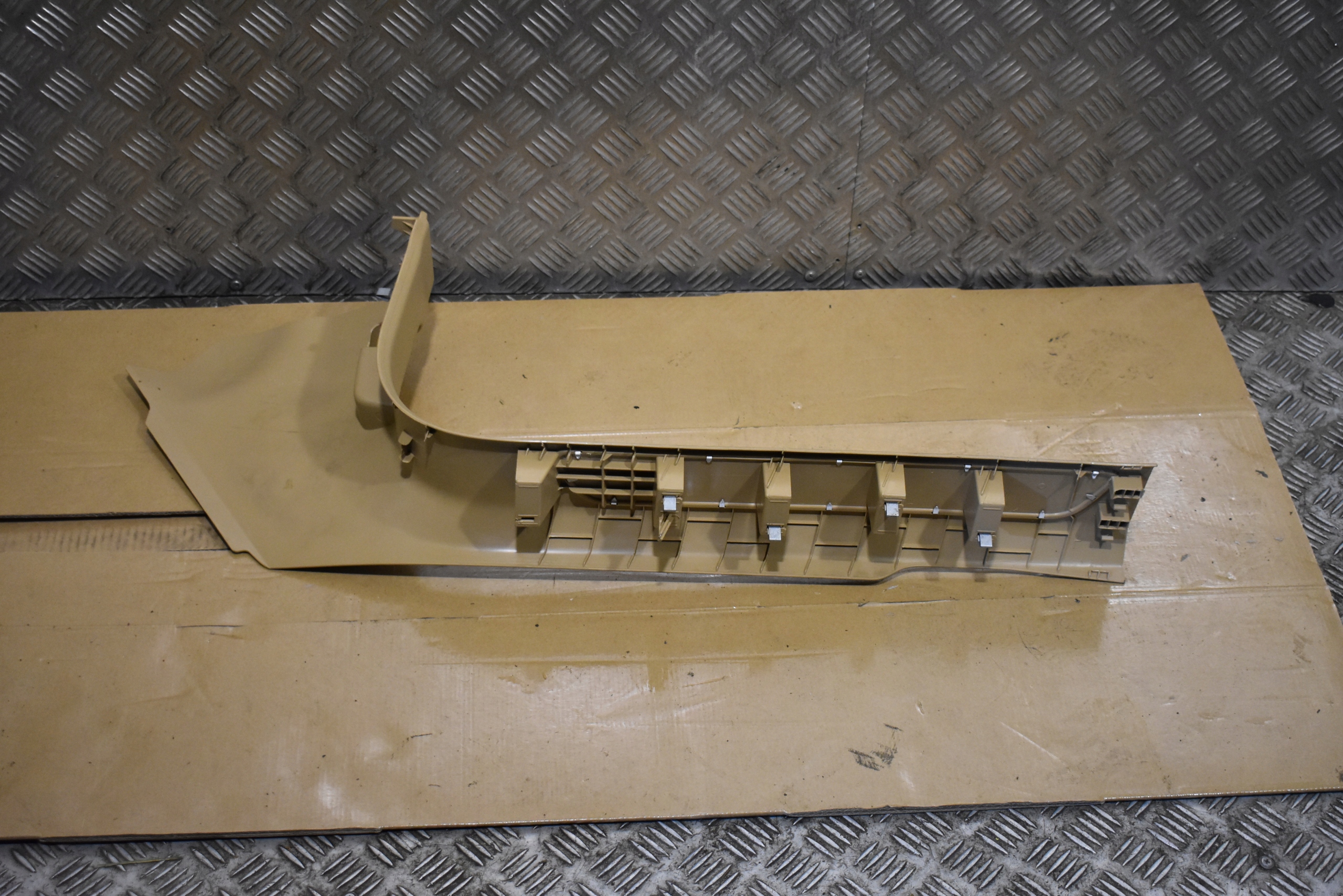 moulding cap threshold front left PORSCHE PANAMERA 971 LUXORY BEIGE 1
