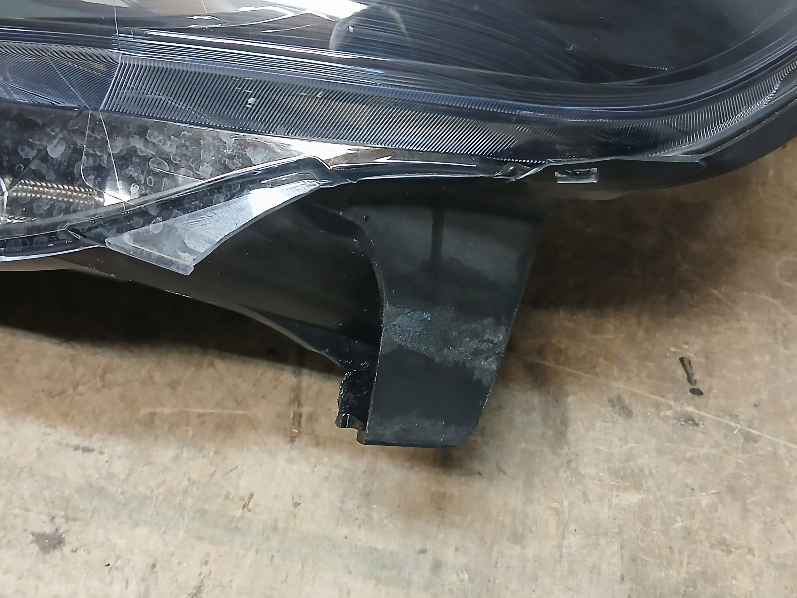 light front left TOYOTA PROACE XENON LED 9808589980-00