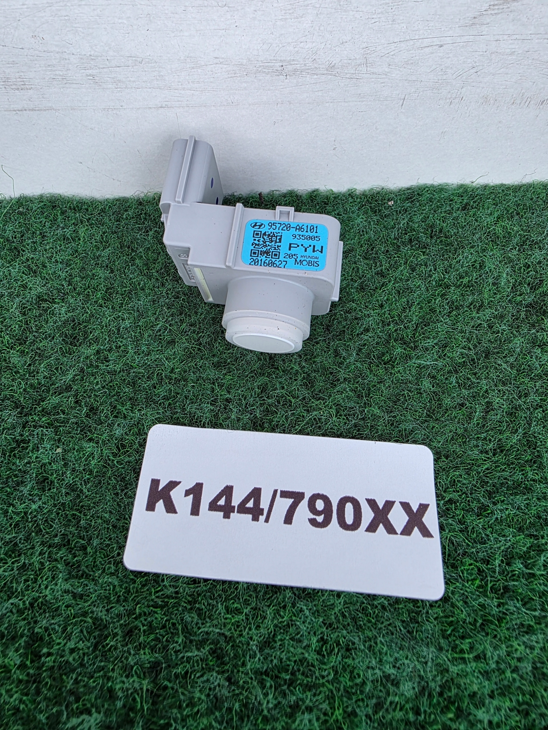 Sensor Parken PDC BIALY KIA CEED 2 II IX20 I30 IX35 K144/790XX