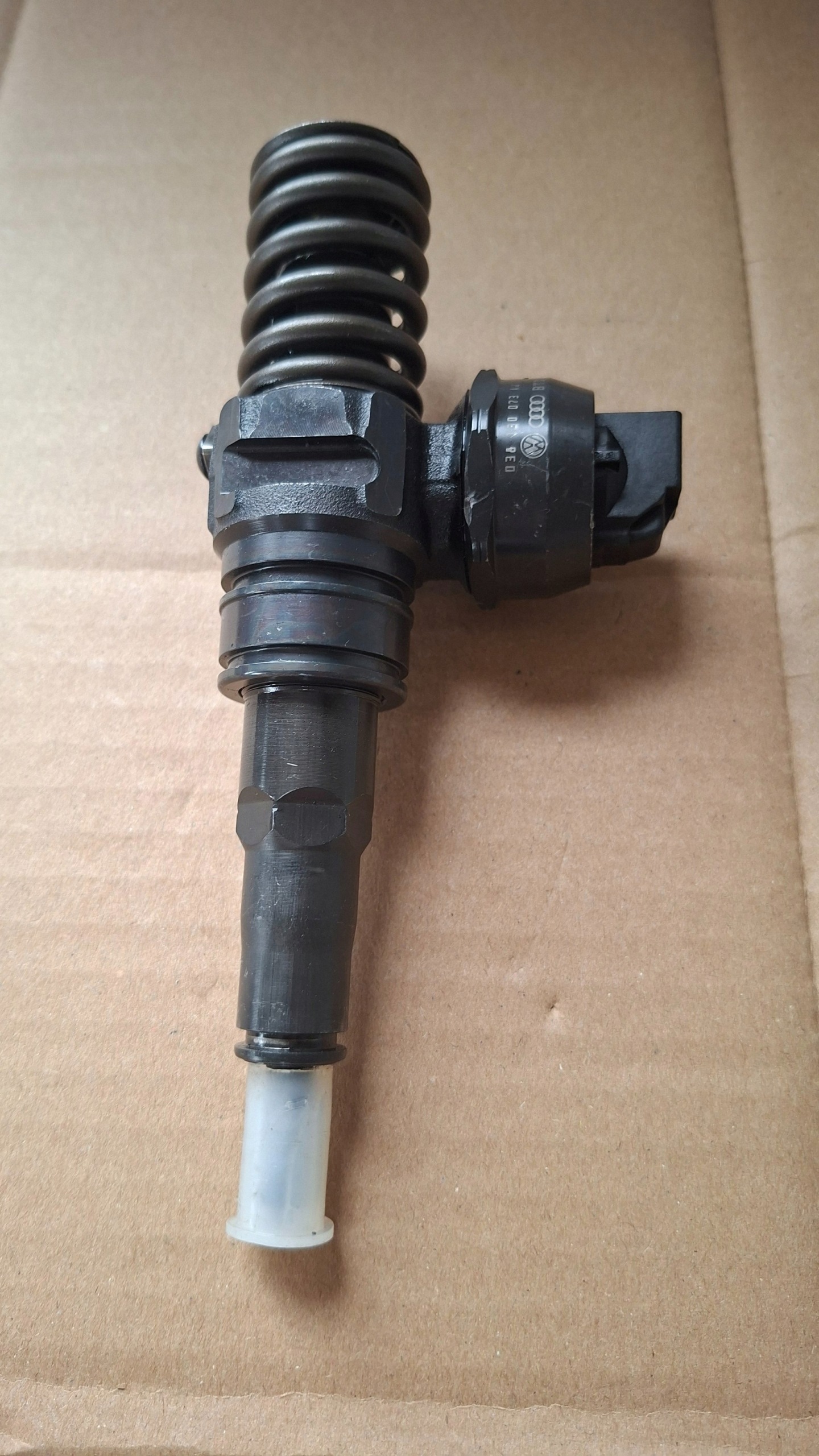 Pumpedüse VW 1.9TDI BOSCH 0414720037 WYDRUK