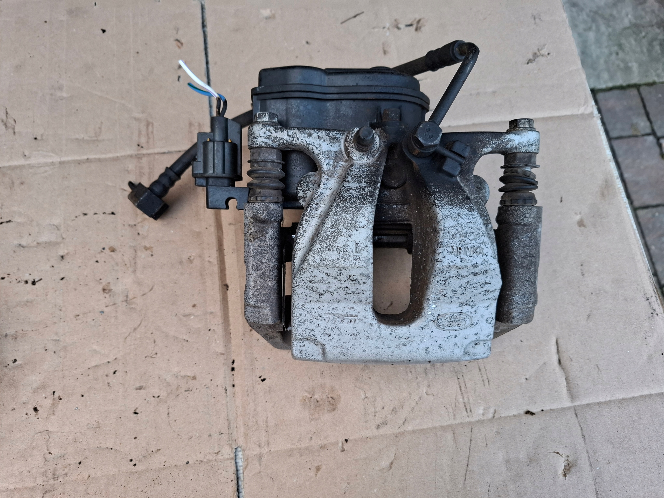 Land Rover Discovery 5 rear caliper brake LH JPLA2K328AE