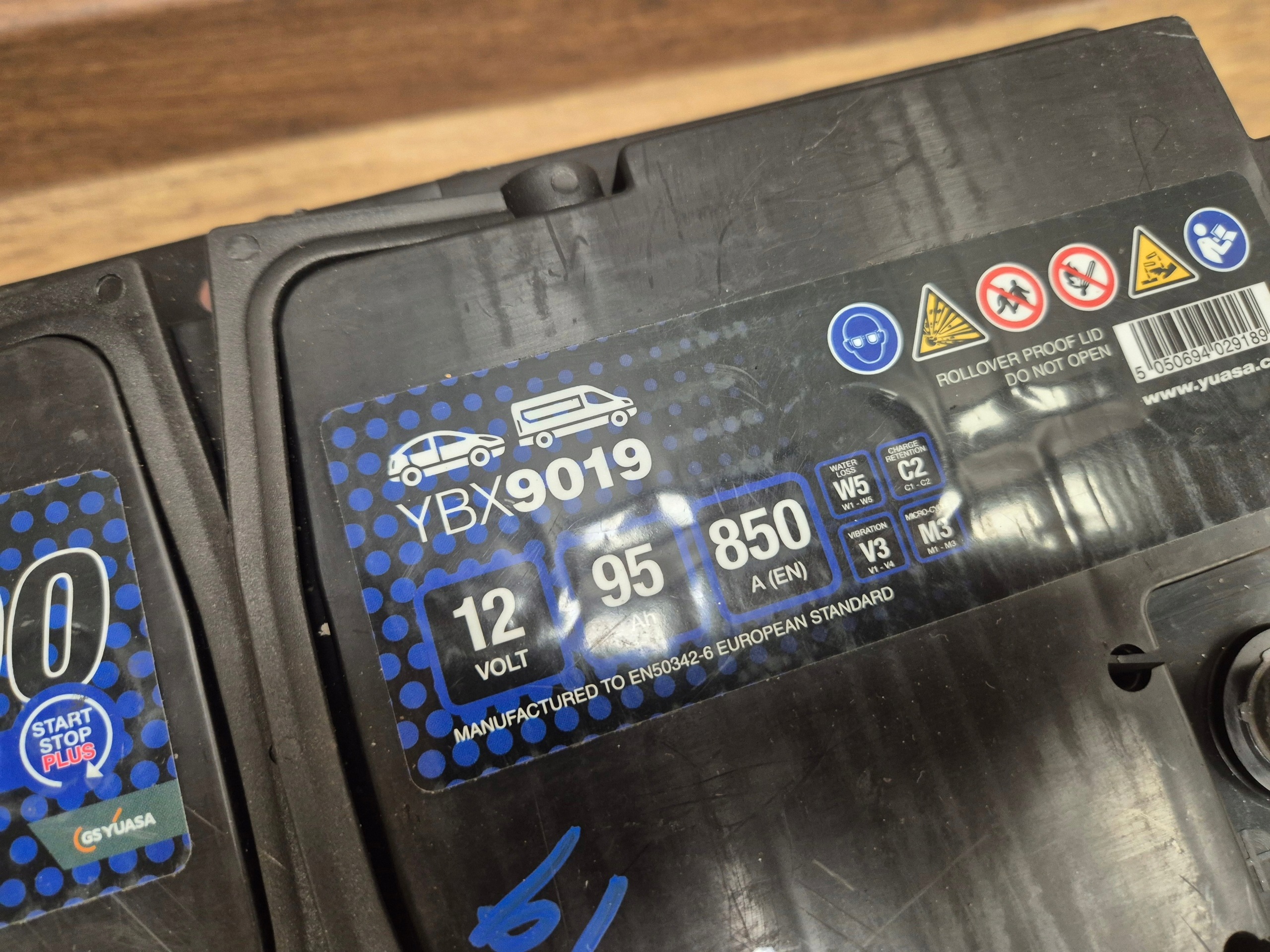batterie YUASA YBX9019 12V 95AH 850A AGM START STOP STAN AKU - 98% !