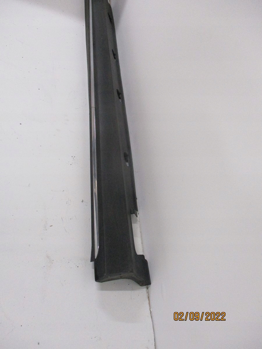 cap threshold Mercedes ML A1666980354 right
