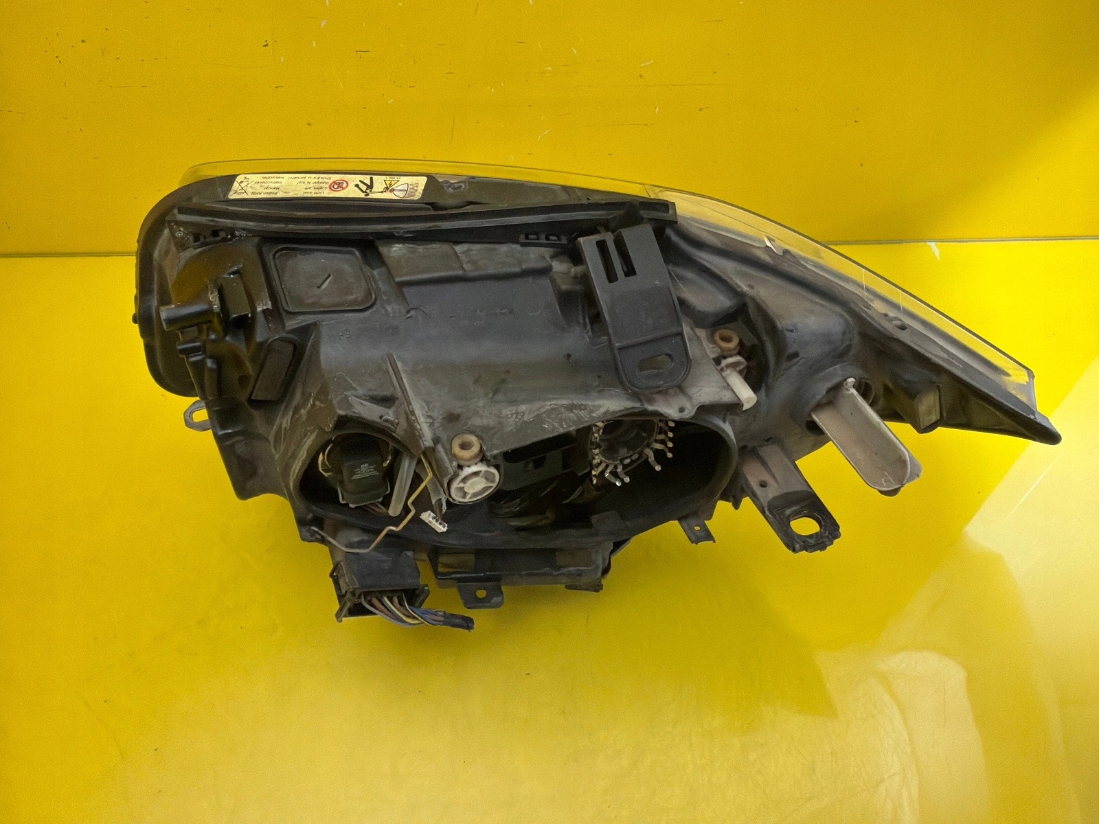 light right BMW 1 E82 E88 E87 Lift 2007-2011 Xenon 7170292-02