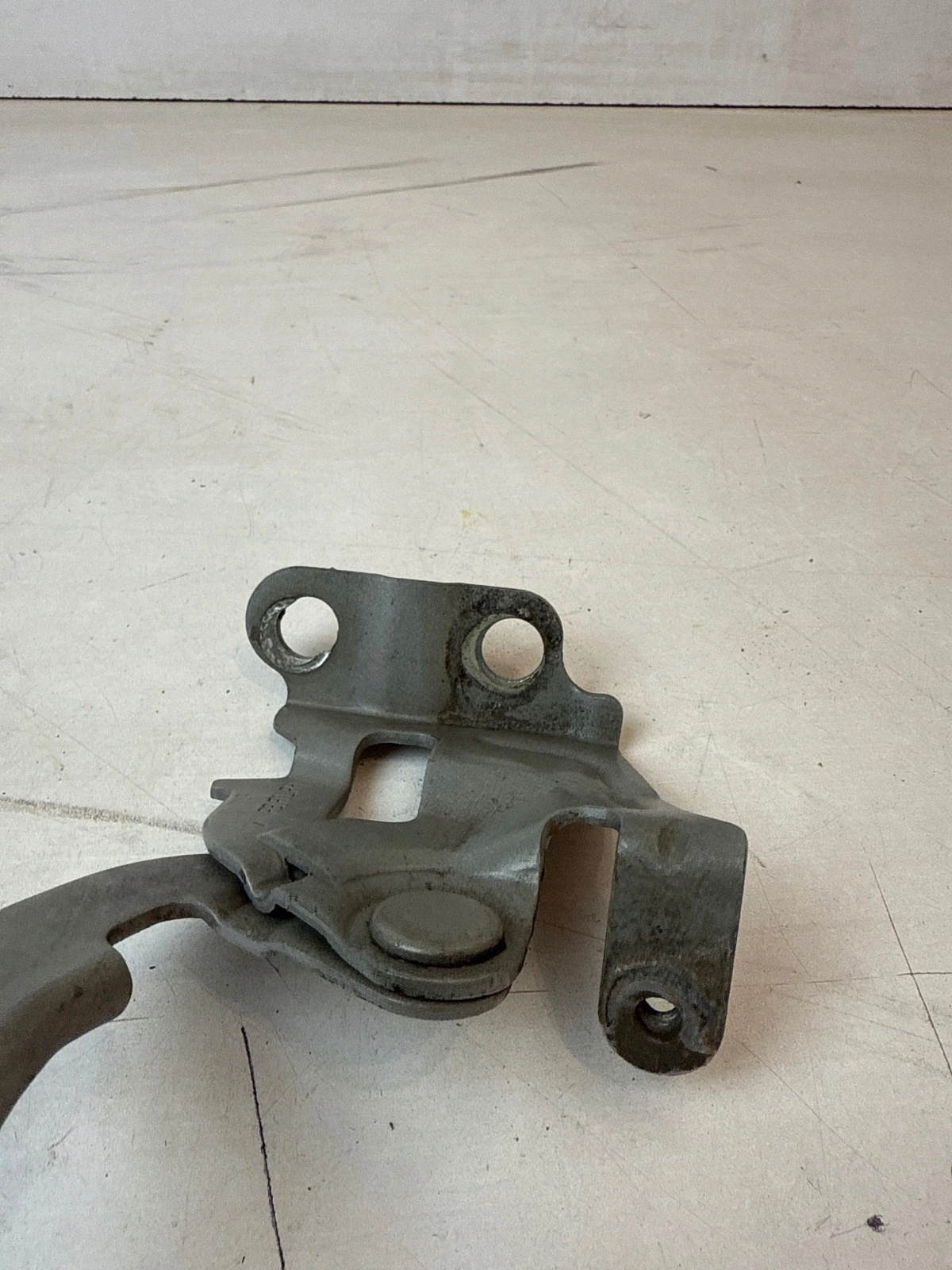 hinge bonnets front front right Hyundai I20 and lift 12-14