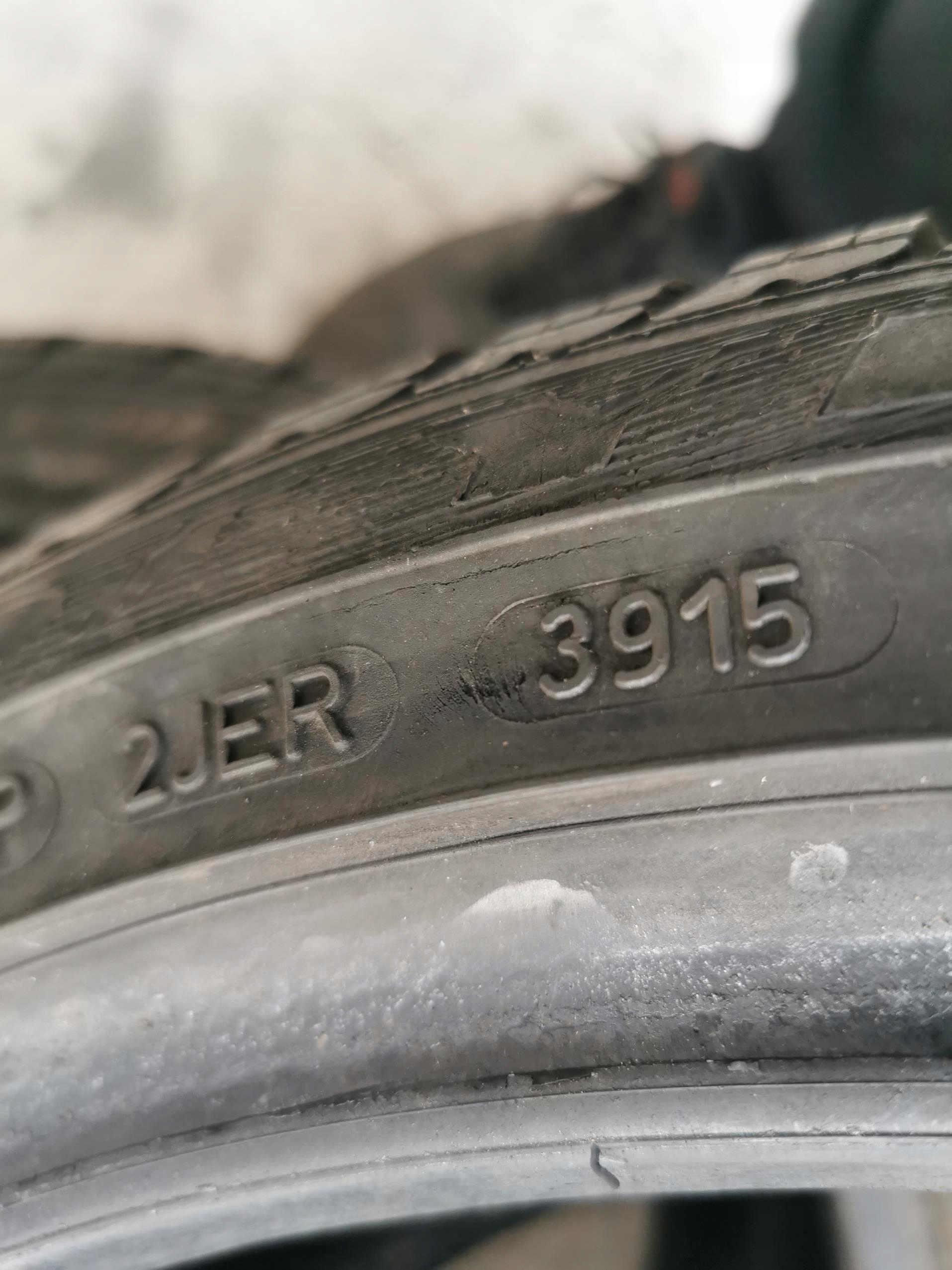 OPONY ZIMOWE GOODYEAR 245/40 R18 97V M+S RUNFLAT Marka Goodyear