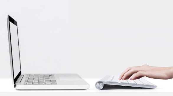 KLAWIATURA I MYSZKA BEZPRZEWODOWA MYSZ ZESTAW USB MINI SLIM do laptop TV PC Kolor dominujący srebrny