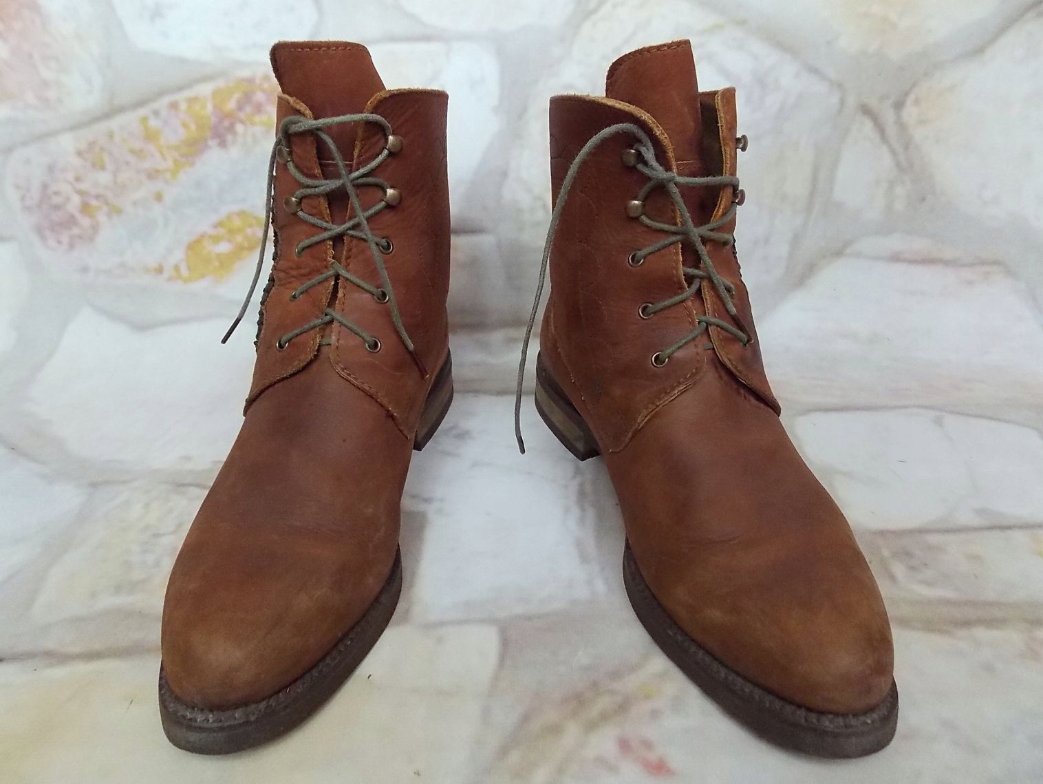 GRELIM SZTYBLETY SKÓRA 40 Model ---