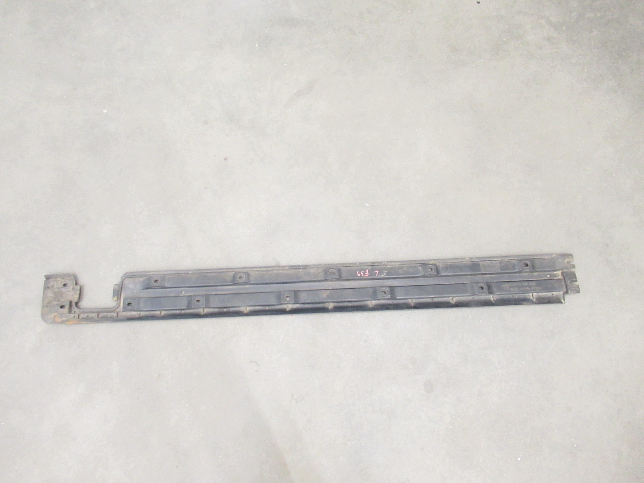cover chassis of the threshold left BMW e39 sedan KOMBI