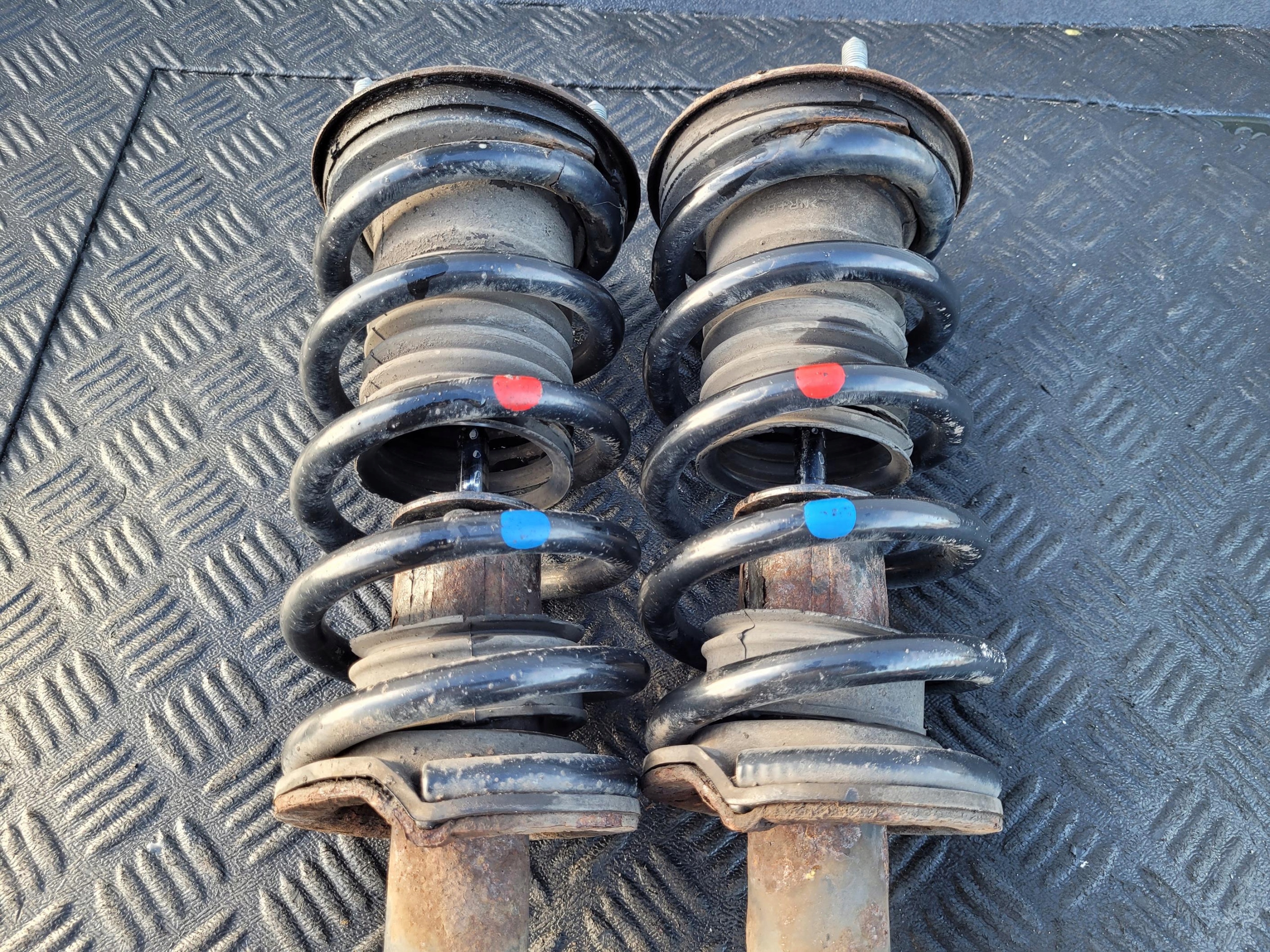 shock absorber front front left 48520-53320 LEXUS IS III 300 H 2.5 HYBRID