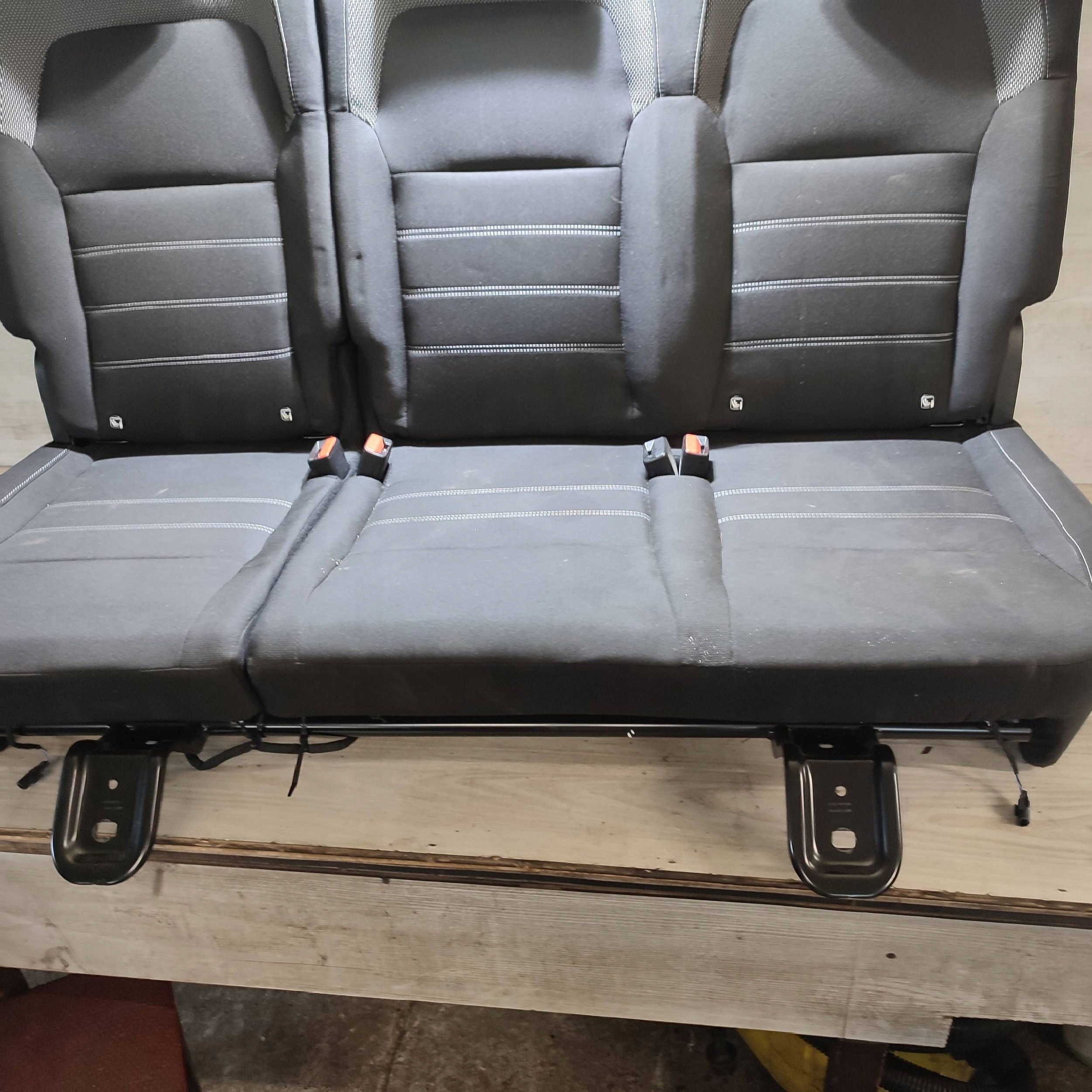 Sitz hinten Dacia Jogger 59001654023