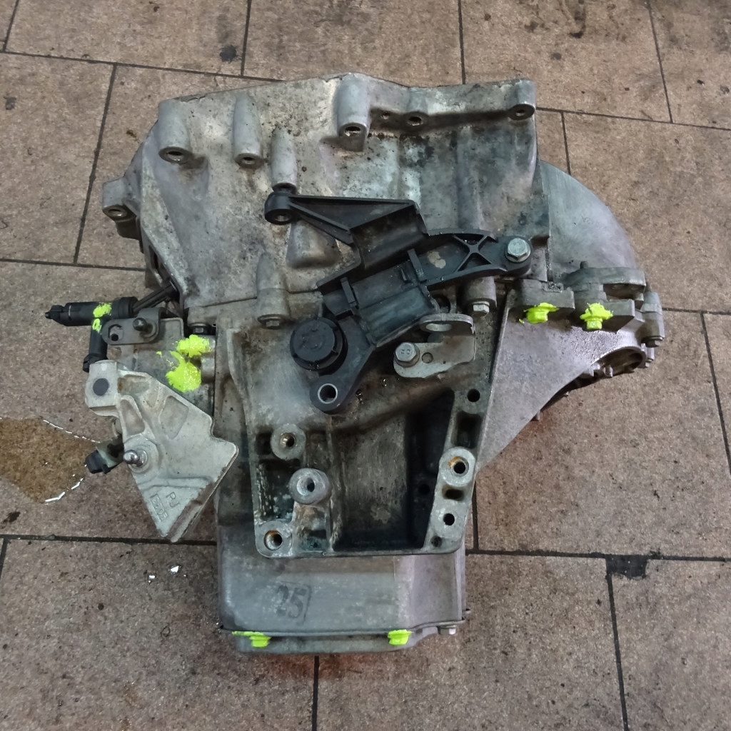 PEUGEOT 208 1.6THP 208KM Getriebe 20EA73
