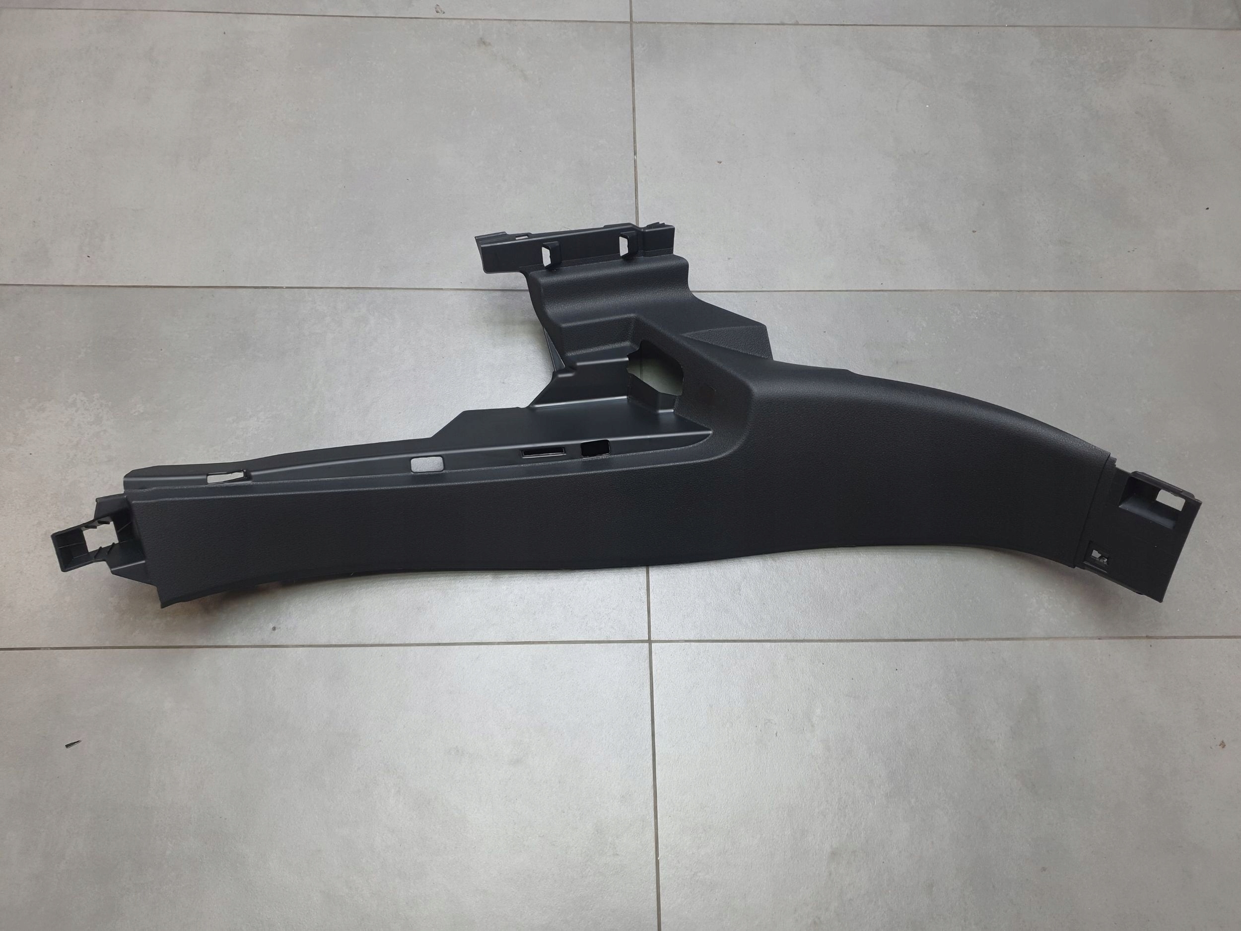 Audi Q8 cap threshold right rear 4M8867768
