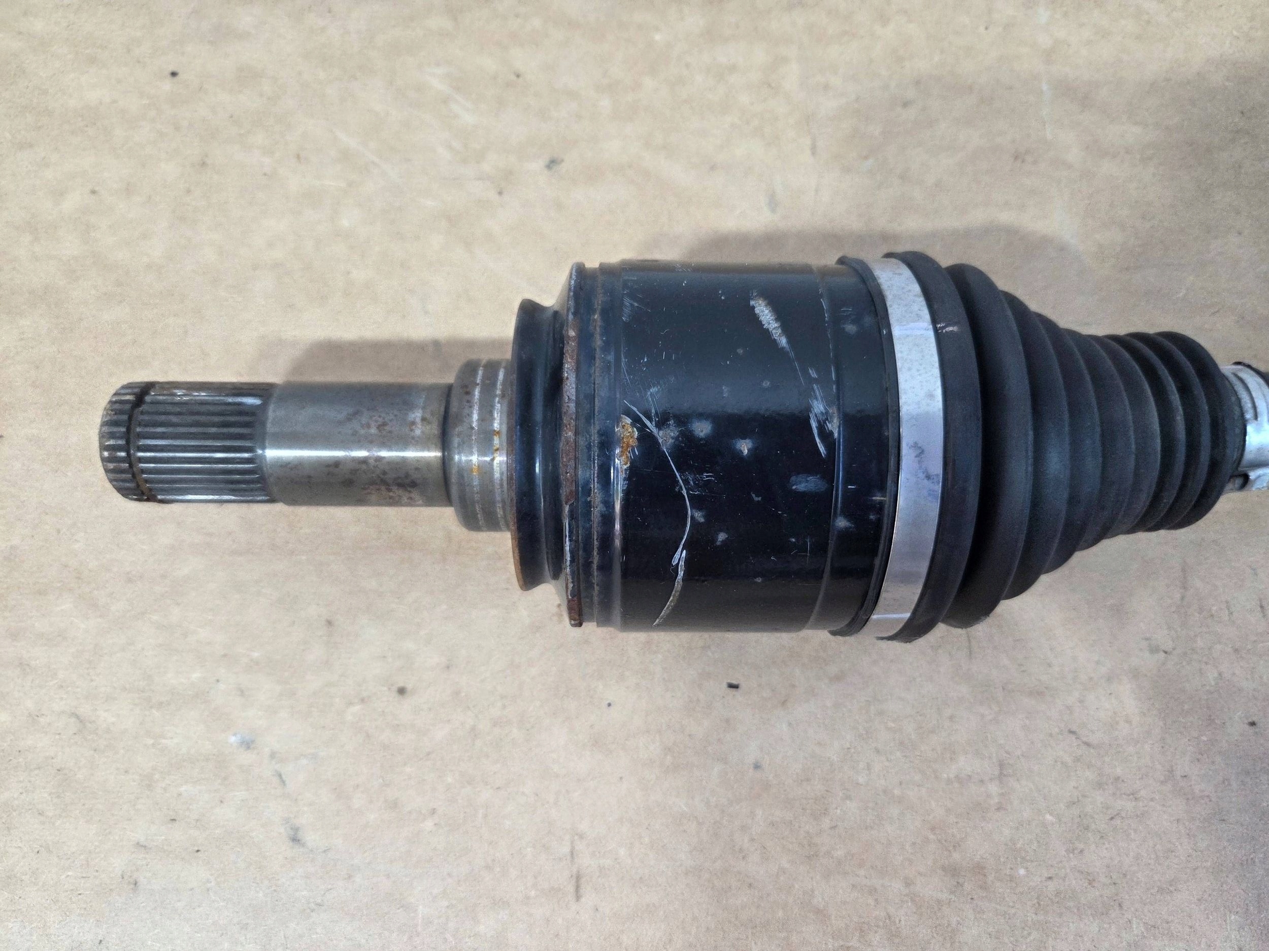 Maserati Levante 3,0 D semi-axis rear right (P699)