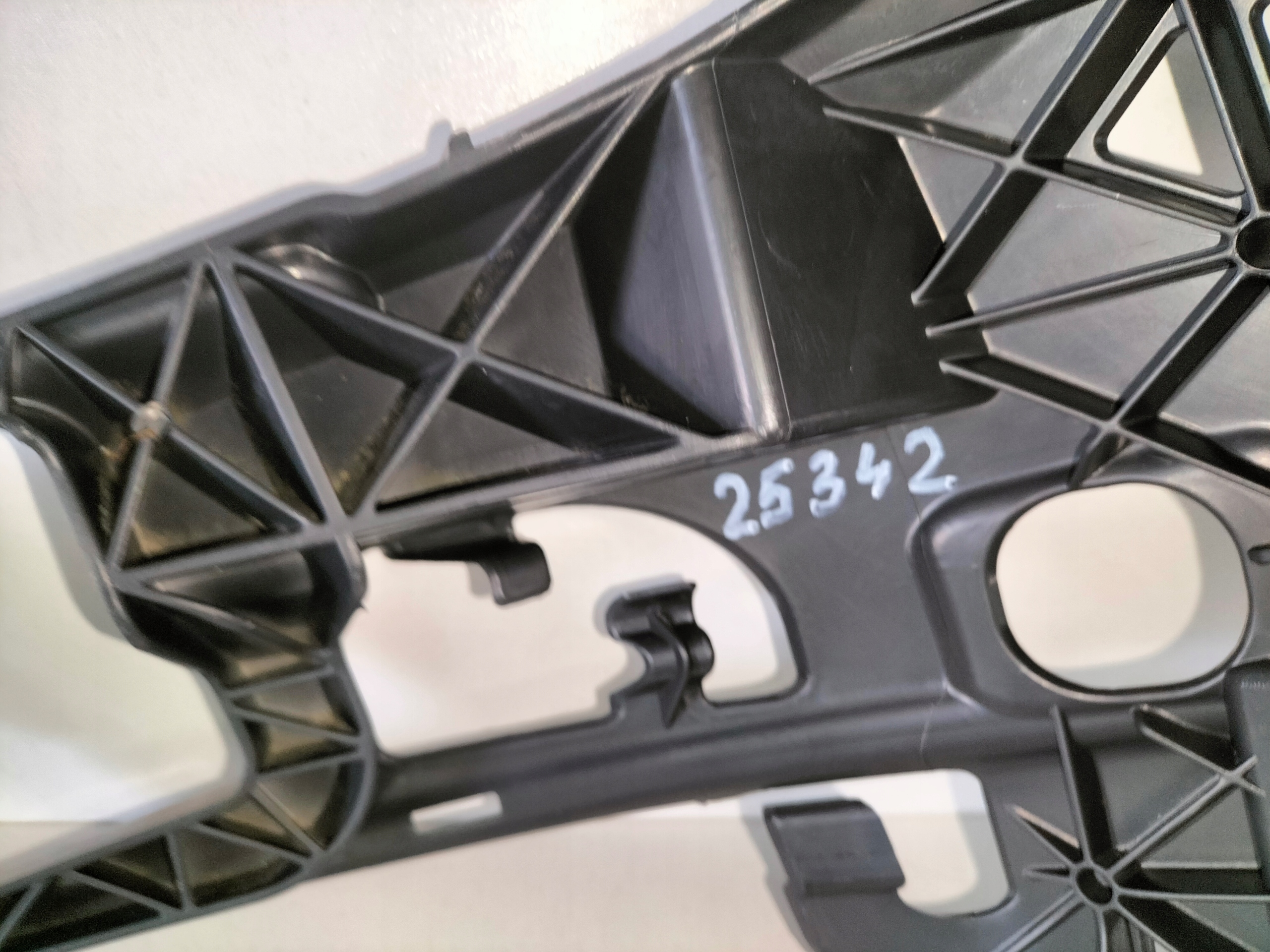 SUPPORT SUPPORT PLAQUE AVANT DROITE MERCEDES C KLASA W204