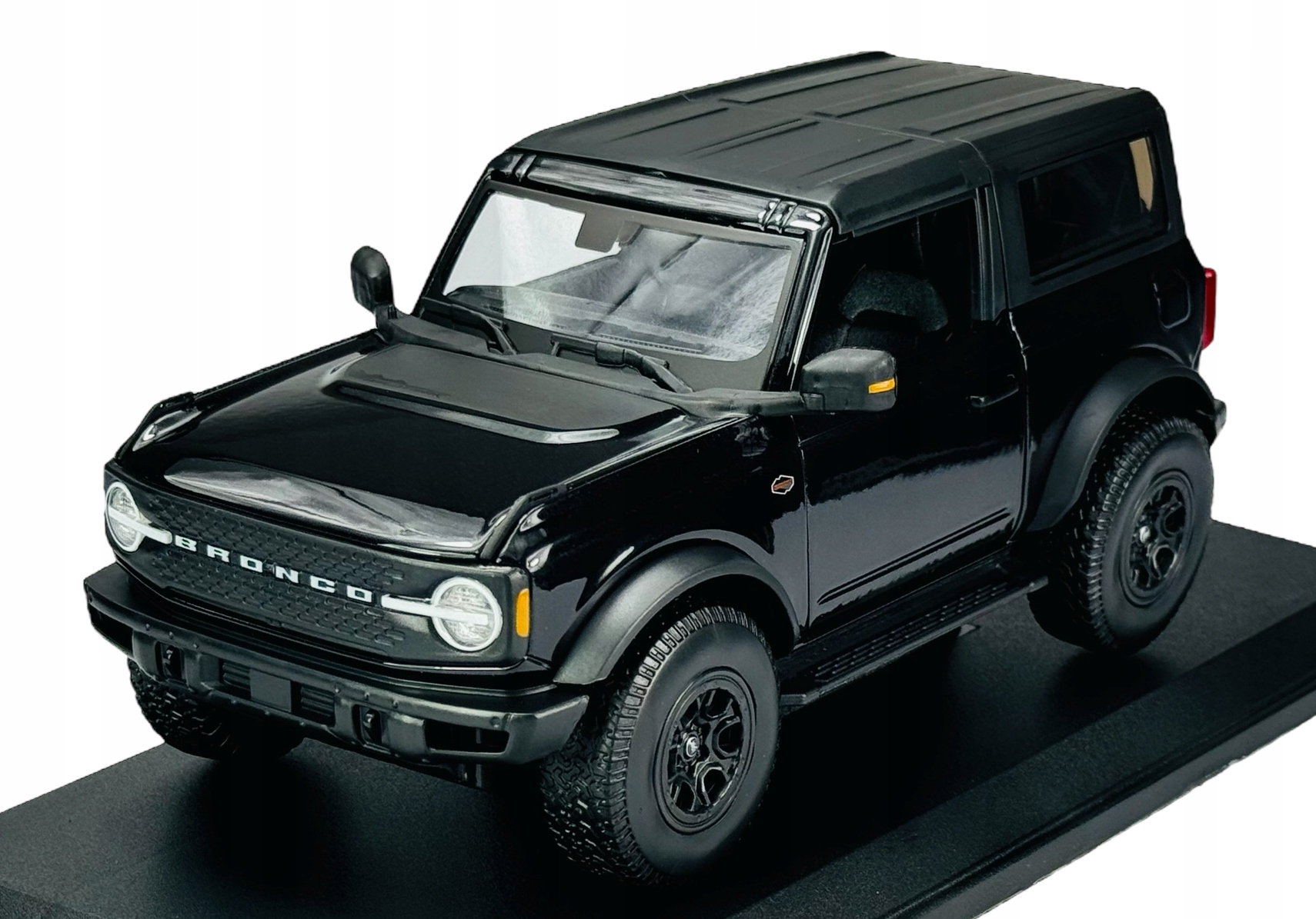 Maisto 2021 Ford Bronco Wildtrak Černá 1:18 Nový Kovový Model 31456