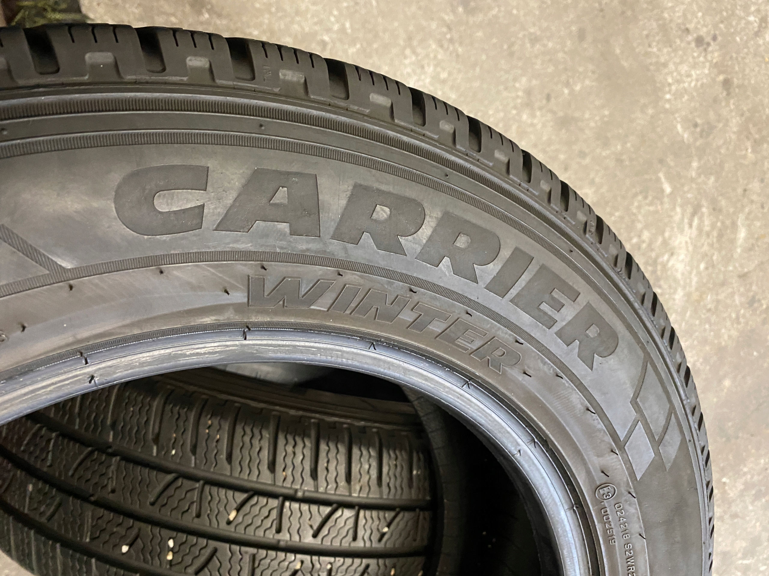 2 tyres winter 215/65R16C Pirelli Carrier Winter as new 8,5mm