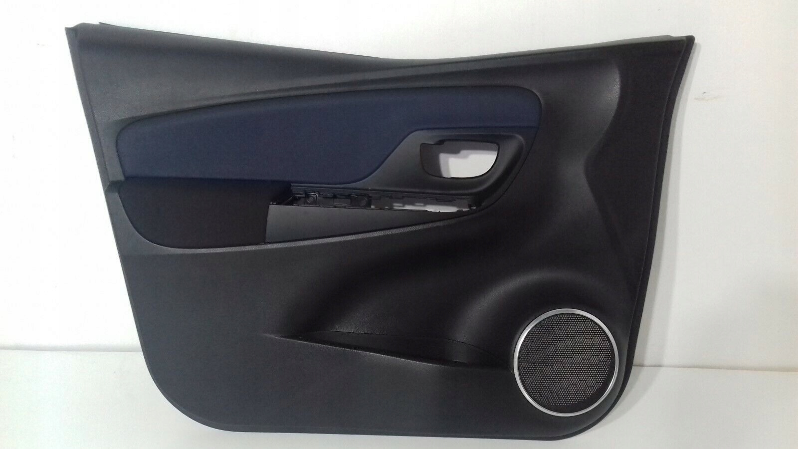 side door TOYOTA YARIS III 2017-2020 side