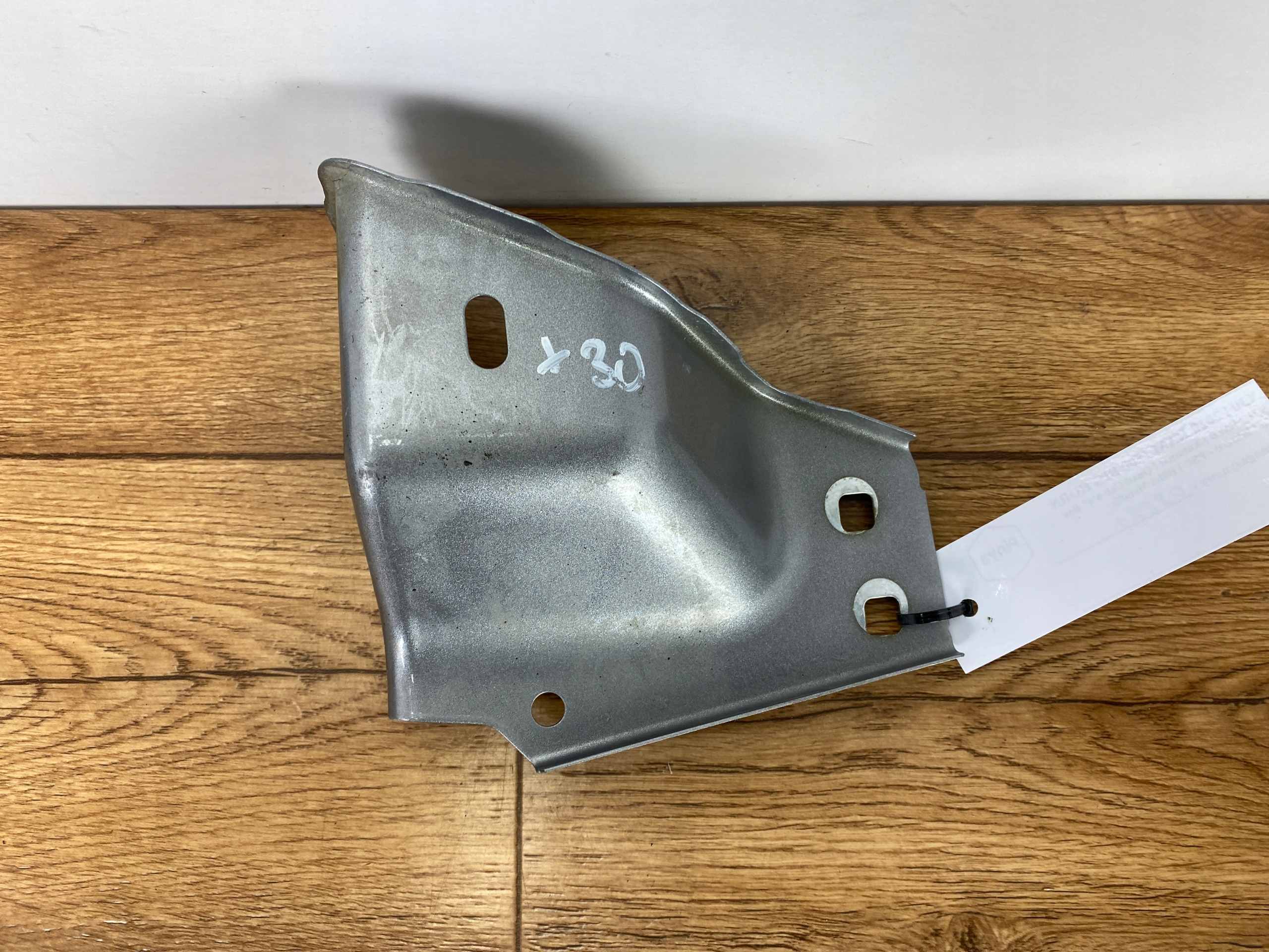 Support plaque Tôle Aile Dodge Ram 1500 2019+ USA