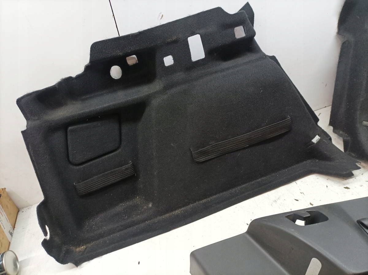 boot upholstery left right rear part KPL B7 Citroen C4 II (2010-)