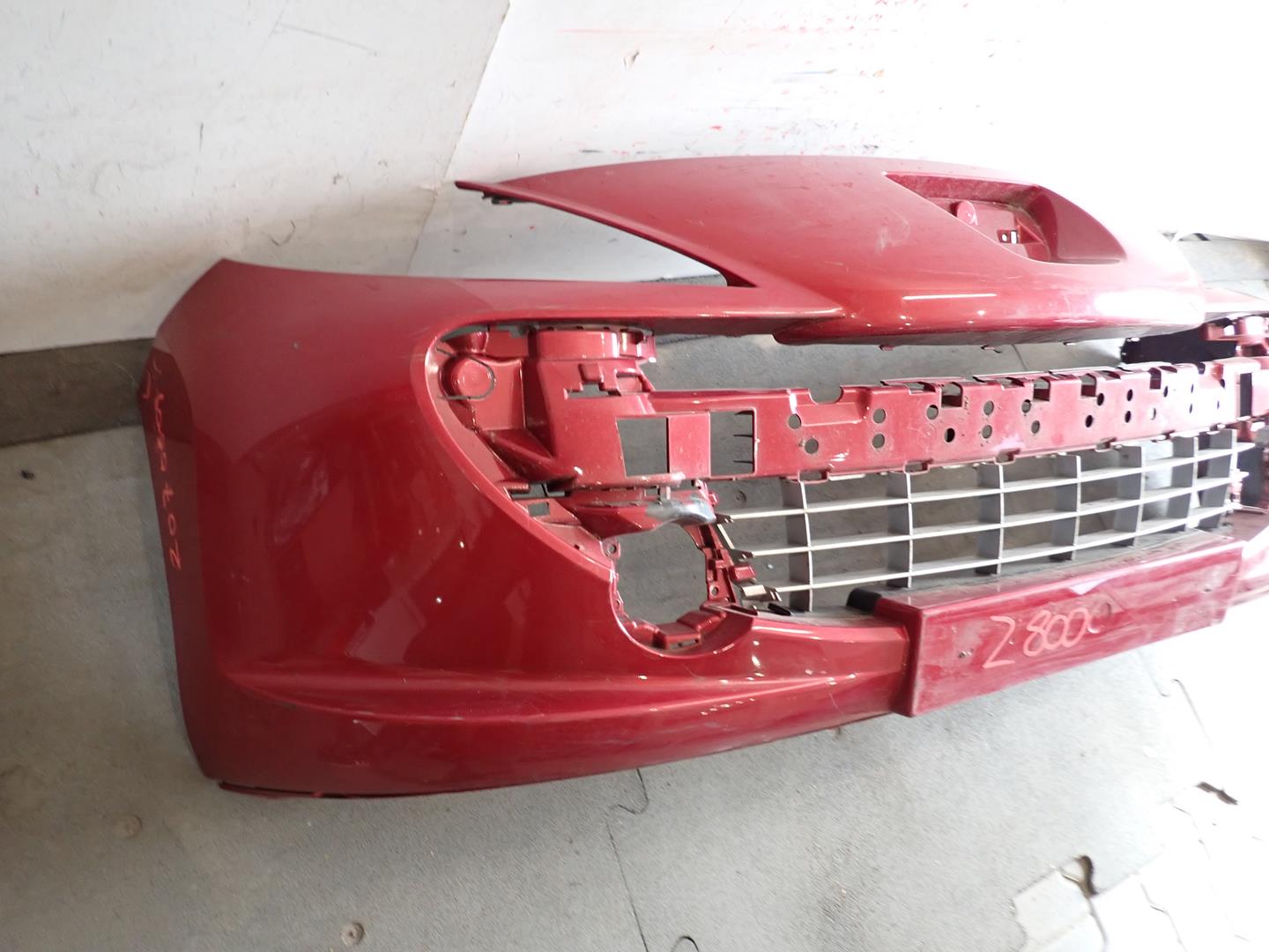 nárazník předek přední PEUGEOT 207 2006-2009 9654356877
