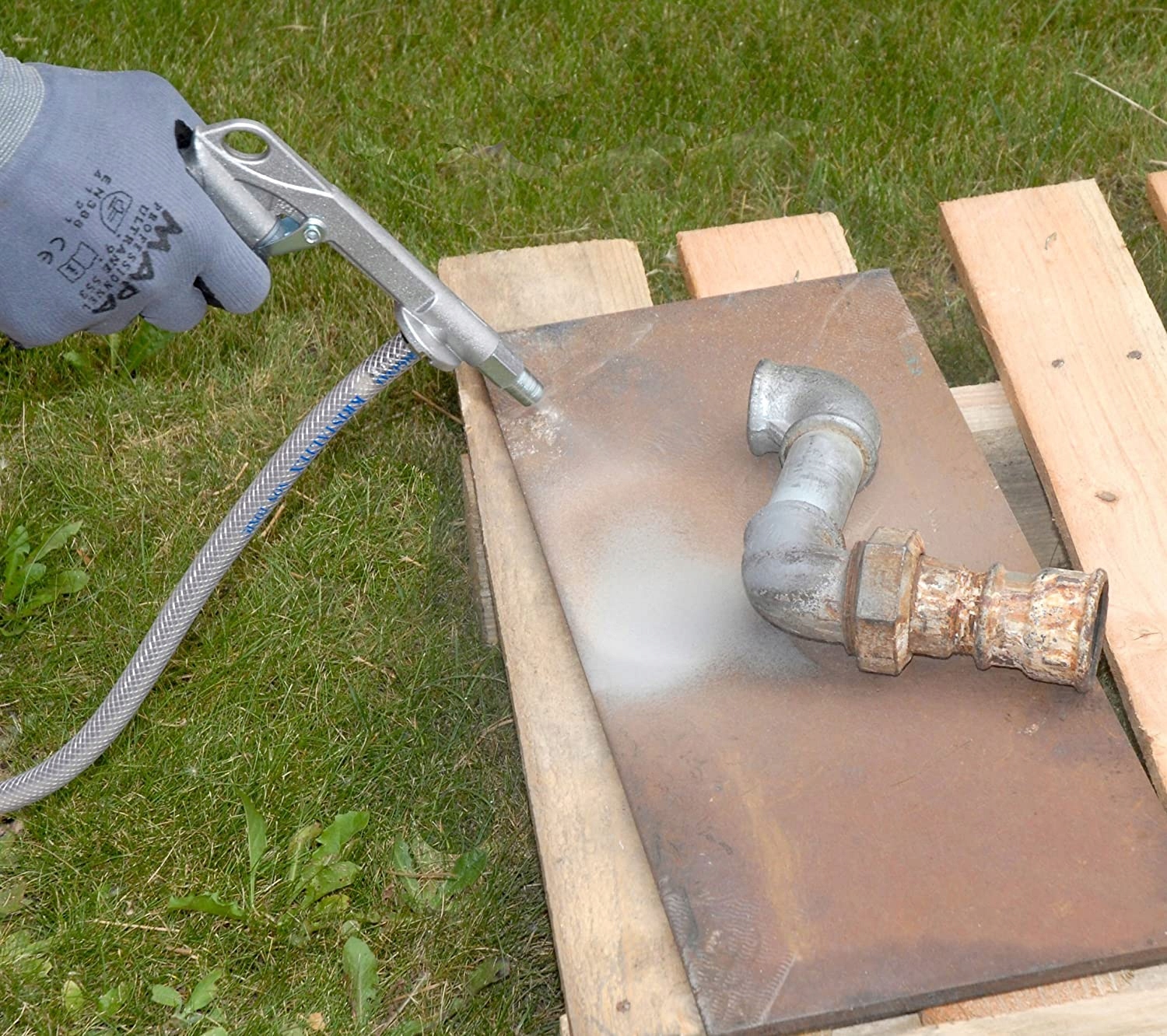 M6946 MECAFER PISTOLET DO PIASKOWANIA Z WĘŻEM Marka Mecafer