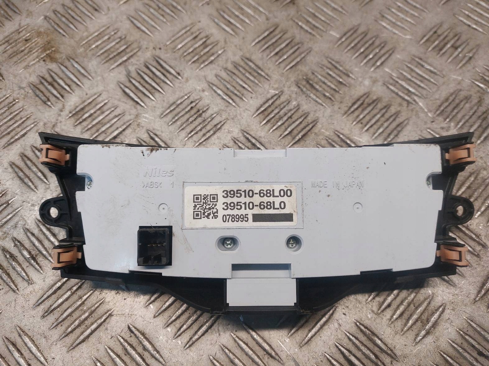 PANEL Bouches buses SUZUKI SWIFT V 39510-68L00