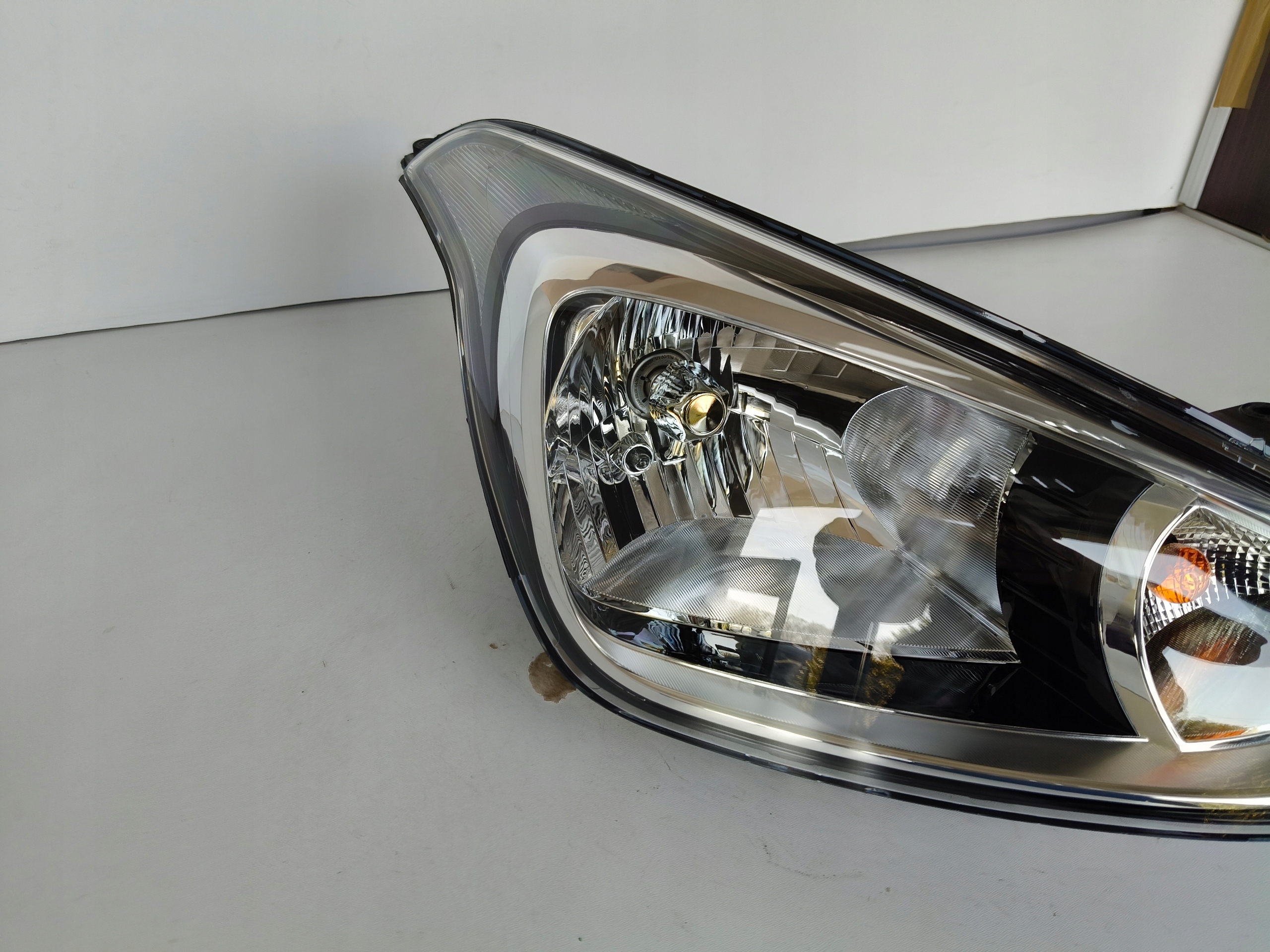 light right REFLEKTOR HYUNDAI I10 II 13