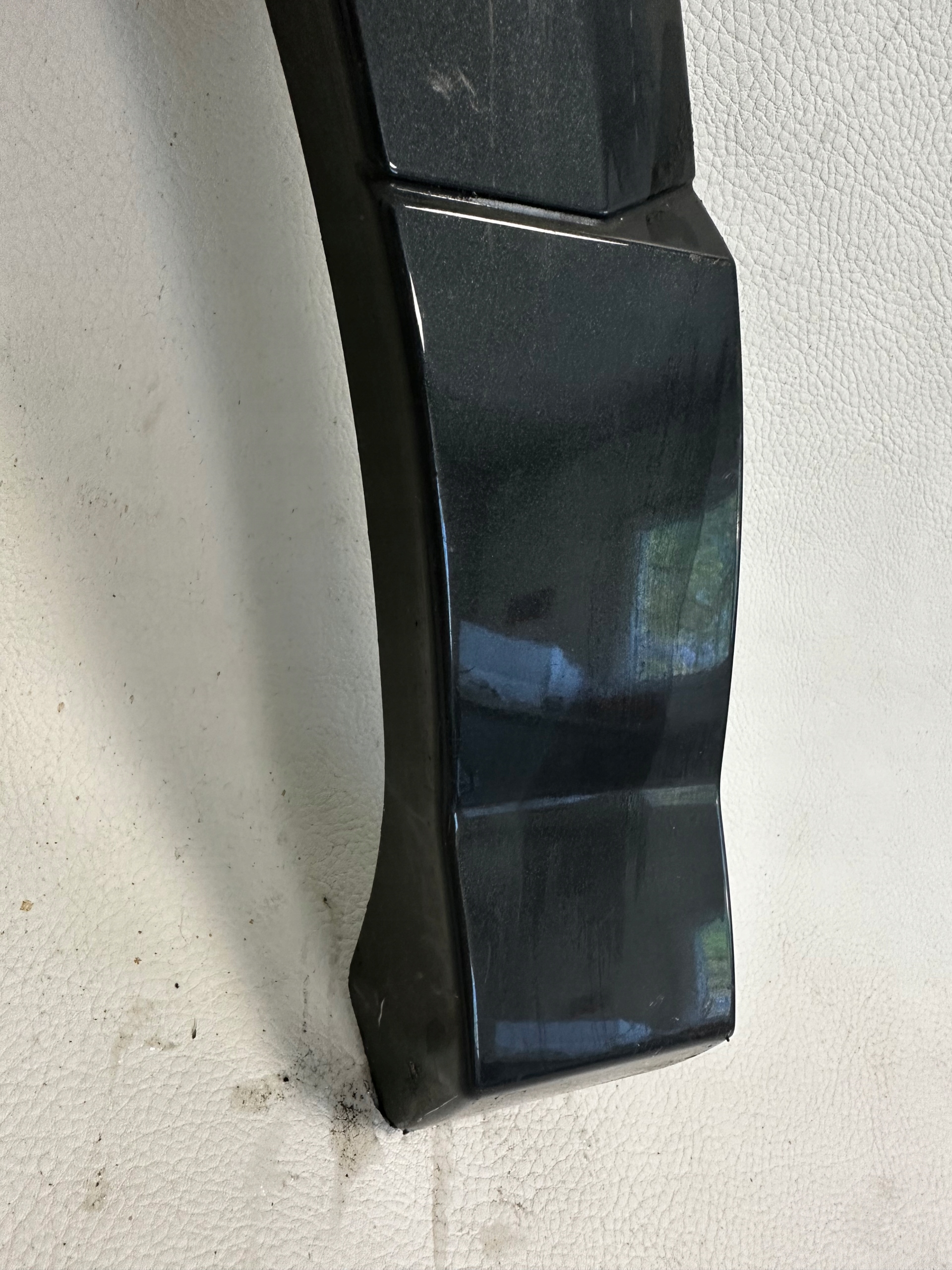 Audi Q2 Blende Abdeckung nadkola 81A rechts heck