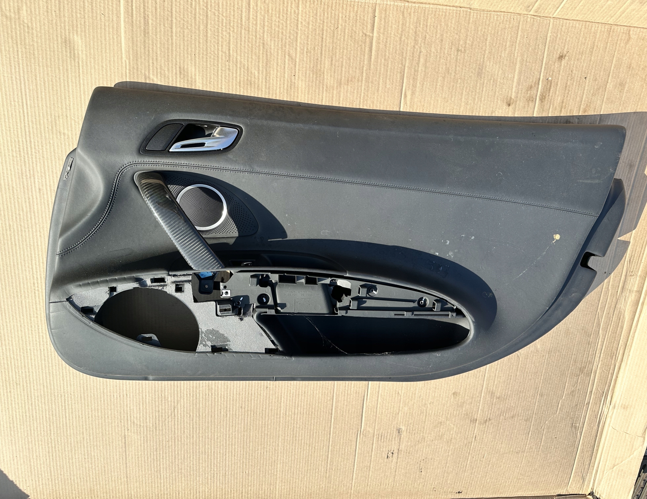 карта дверная правый Audi R8 420867258....