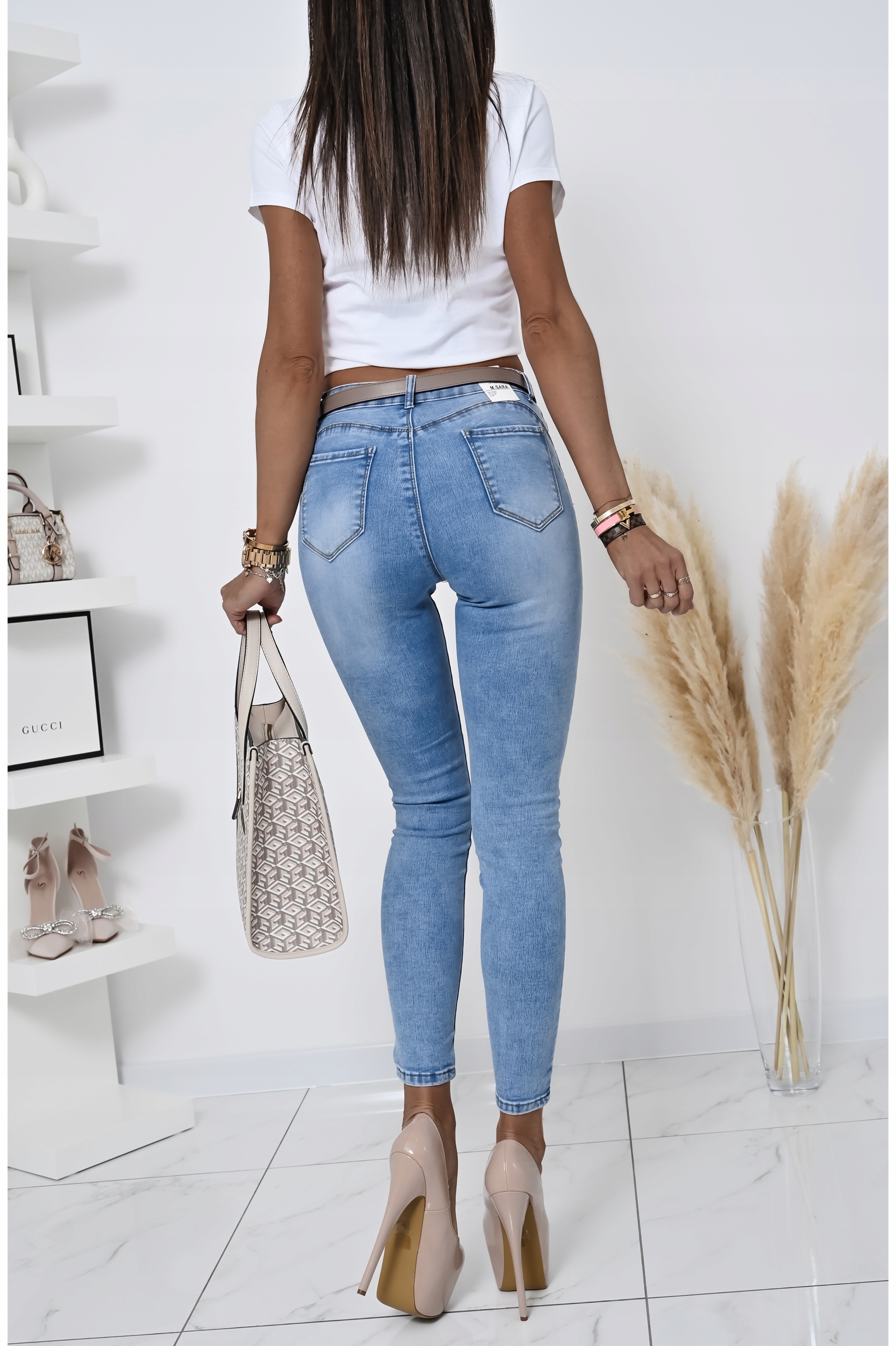 DOPASOWANE CASUALOWE JEANSY PUSH UP JENNER! S Stan (wysokość w pasie) średni