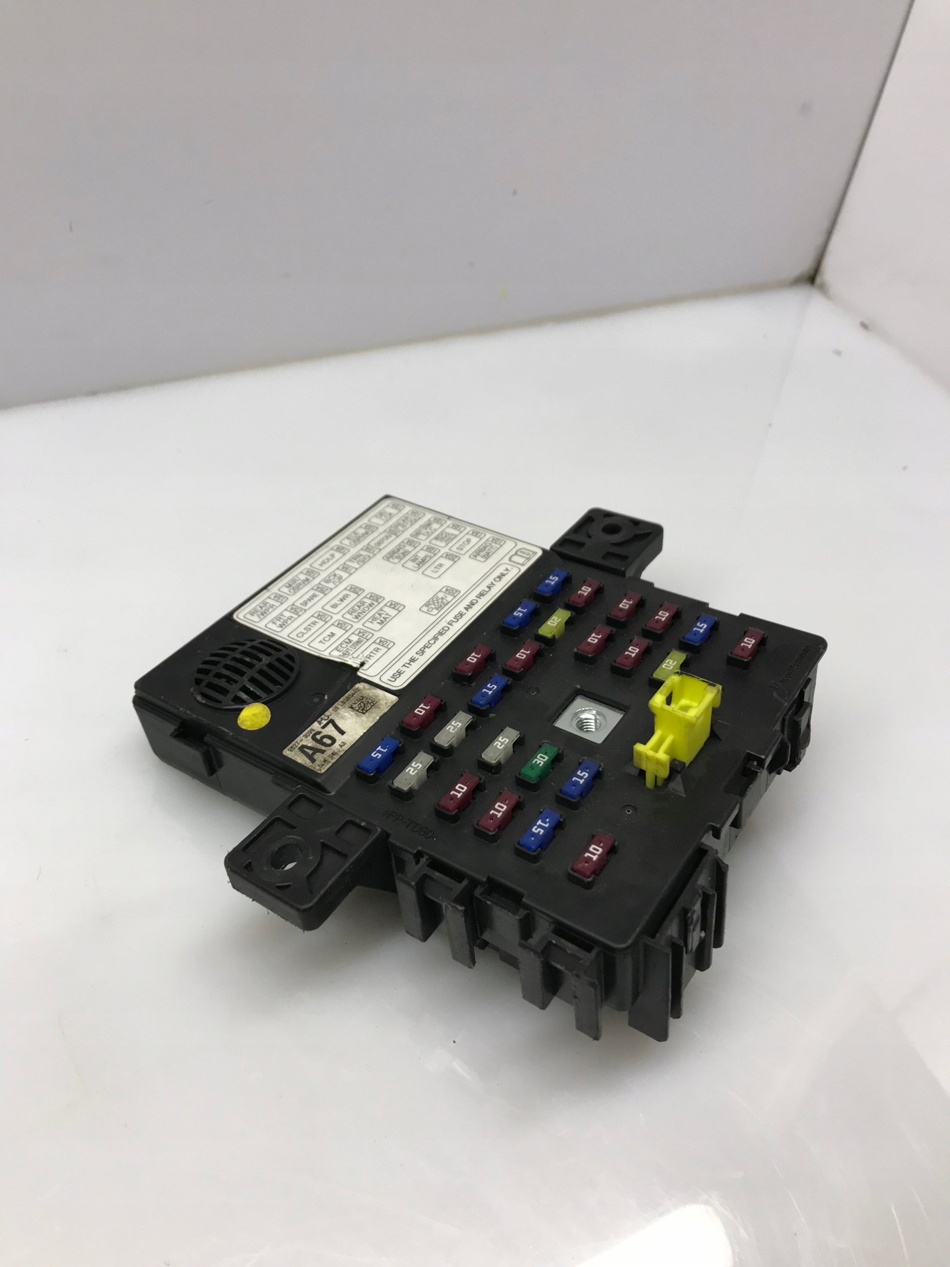 SKRZYNKA BEZPIECZNIKÓW CHEVROLET 9527-3098