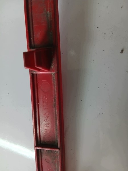 ODBLASK paraurti sinistra posteriore SKODA OCTAVIA III 5E0945105A