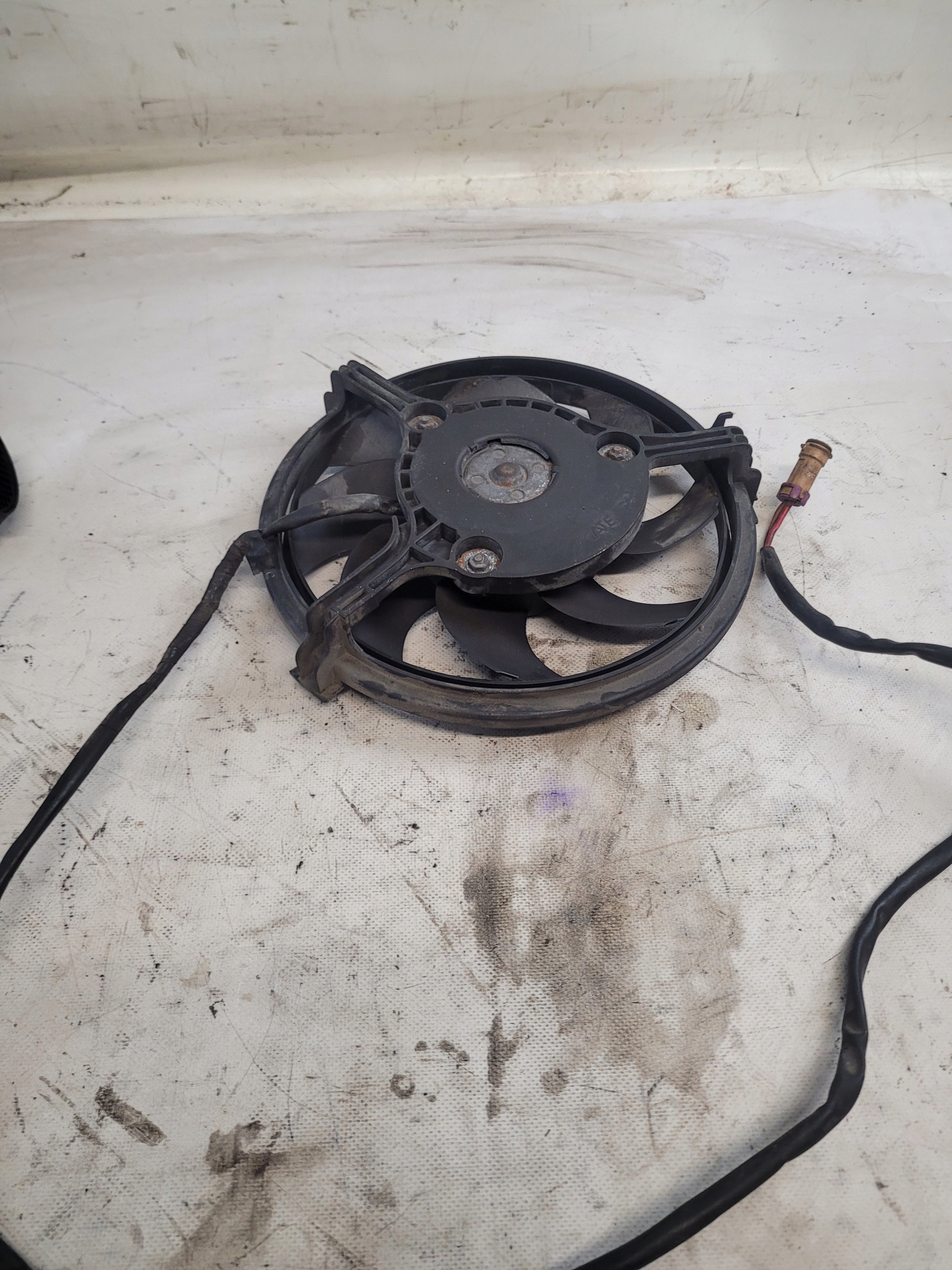 ventilátor chladiče VOLKSWAGEN PASSAT B5 1.9TDI