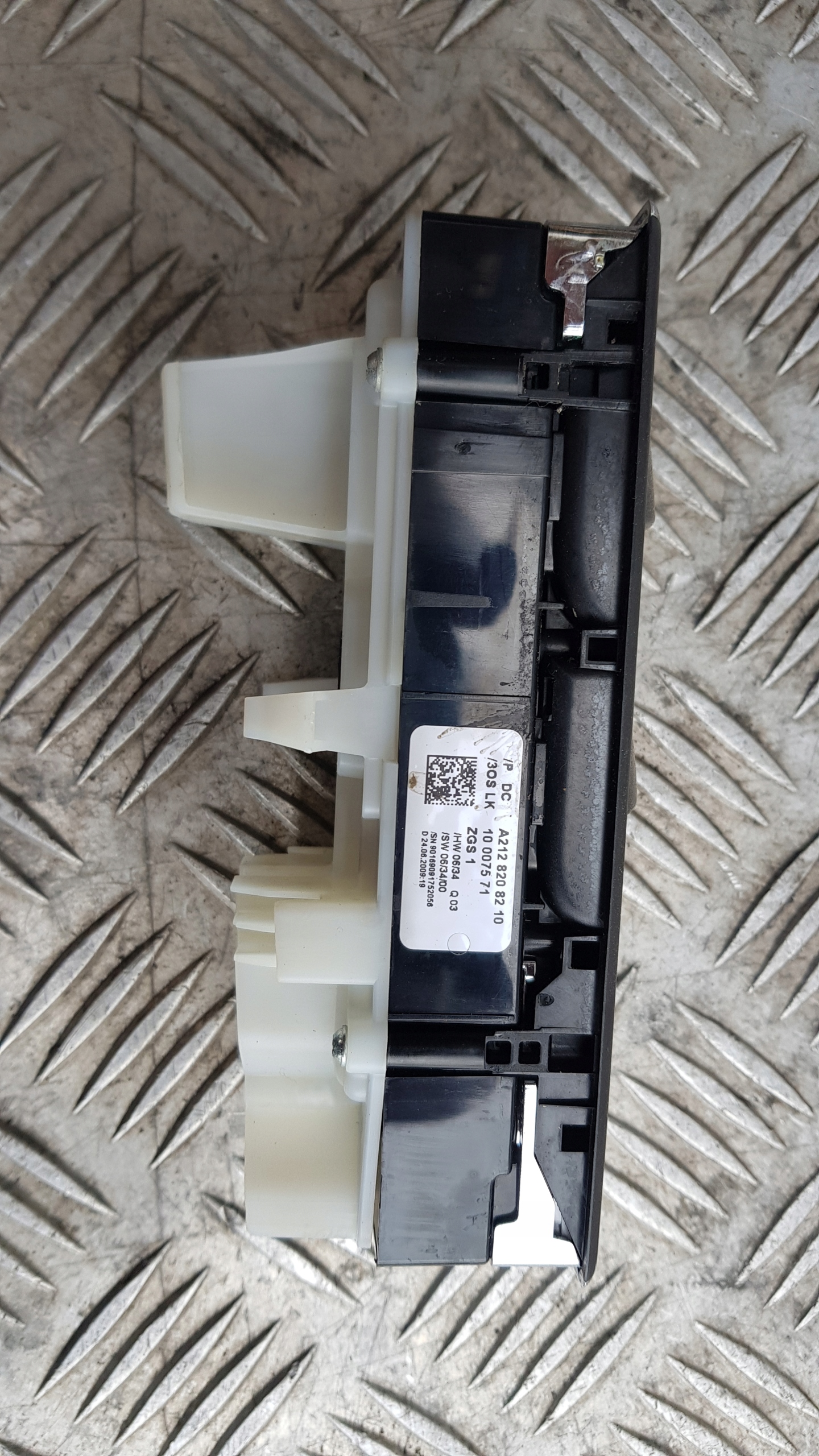 MERCEDES W212 control panel of the window A2128208210