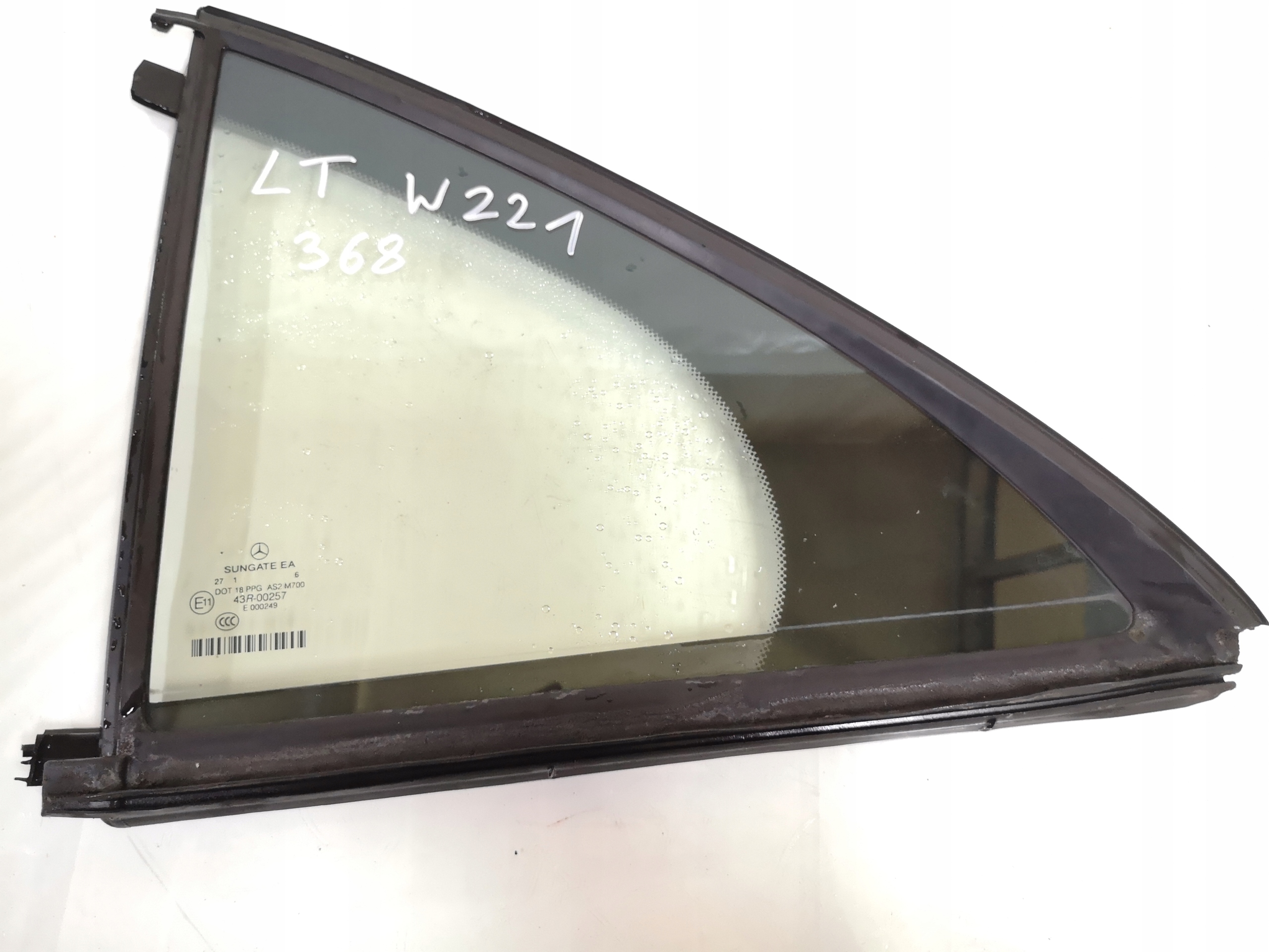 A2217300720 - MERCEDES W221 LONG лобовое стекло левый задний треугольник SUNGATE