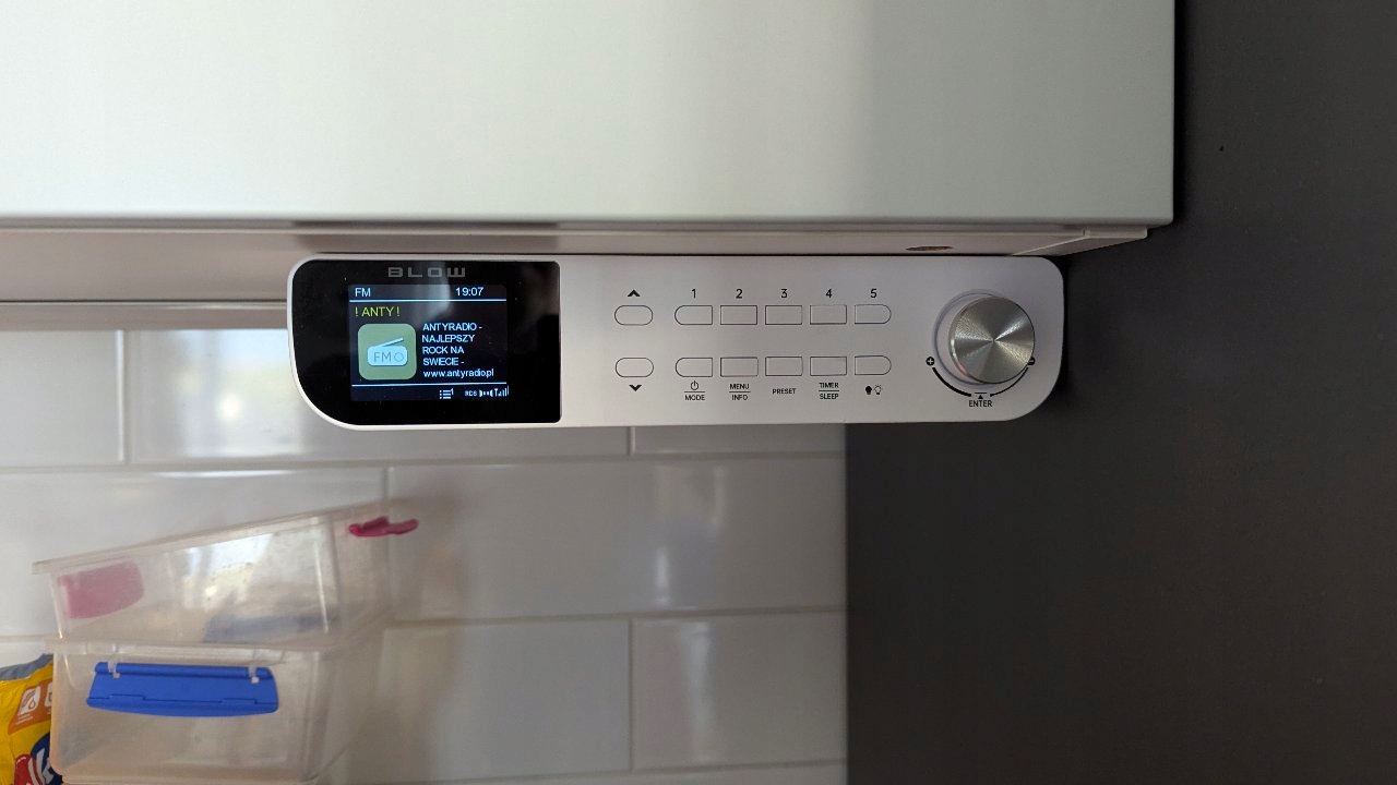 RADIO KUCHENNE PODSZAFKOWE PODWIESZANE FM/DAB+ BLUETOOTH ANTENA LATARKA LED Radio DAB+ FM