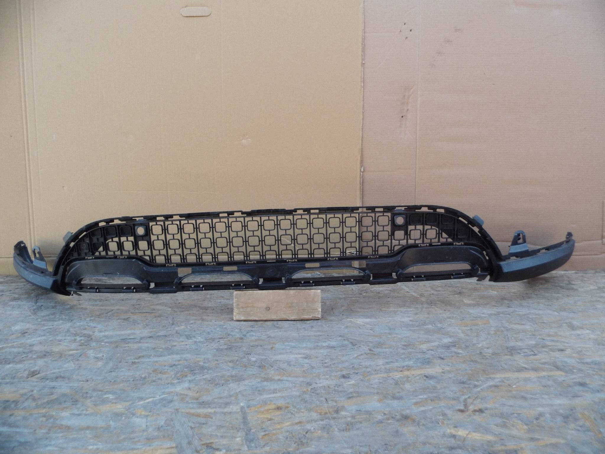 Mercedes GLB 247 2021-2025 LIFT accessories spoiler diffuser of a bumper front