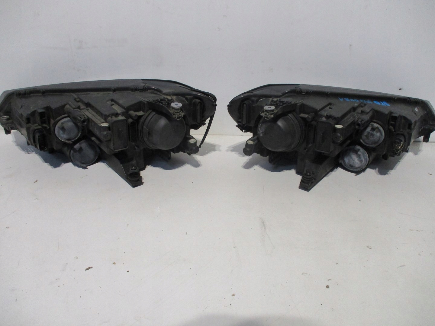 light right VW TOURAN 5TA front front