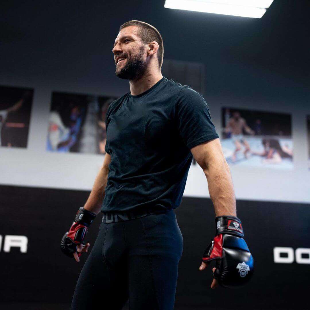 BUSHIDO RĘKAWICE DO MMA SPARINGOWE TRENINGOWE USZTYWNIENIE DBX ARM-2011 Płeć produkt uniseks