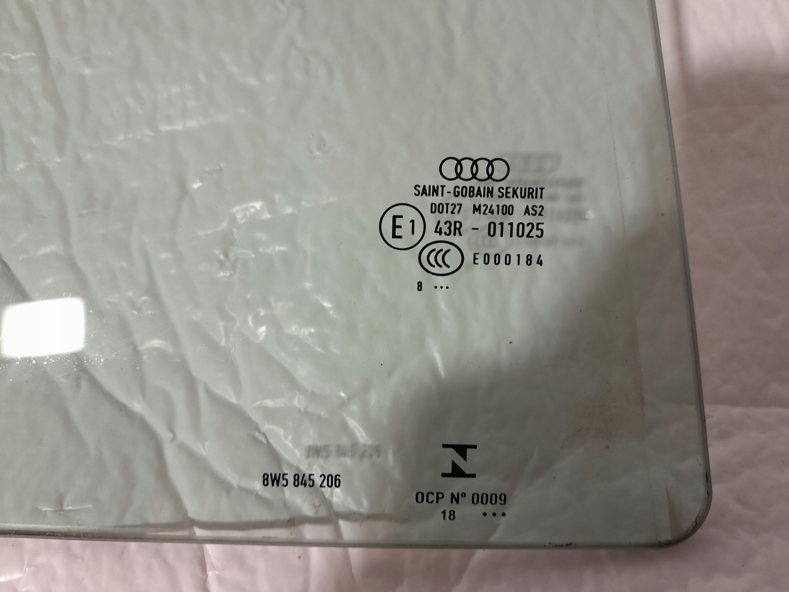 AUDI A4 B9 window right rear part 18R 8W5845206