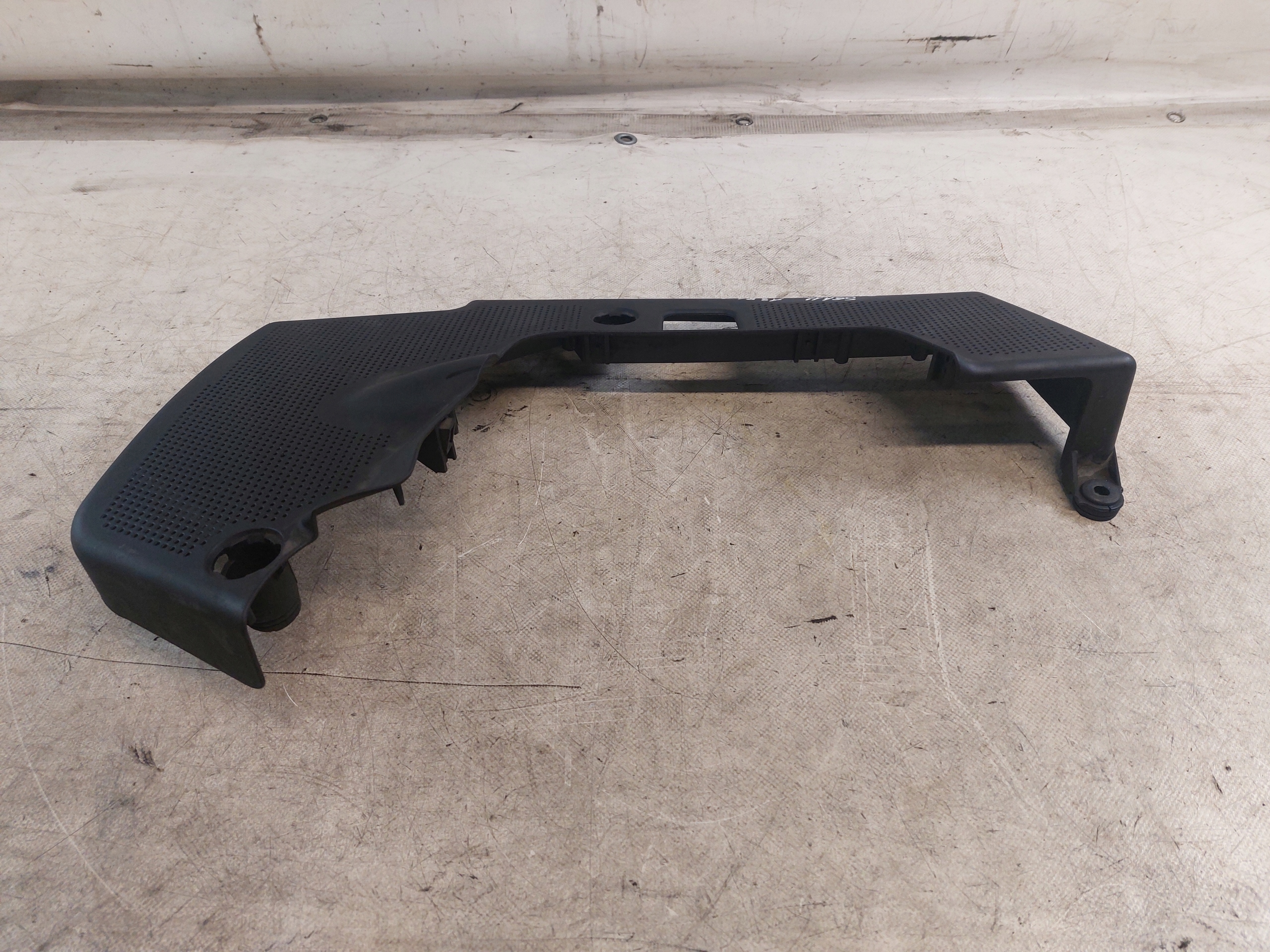 engine housing cover upper AUDI A3 8L 1.6
